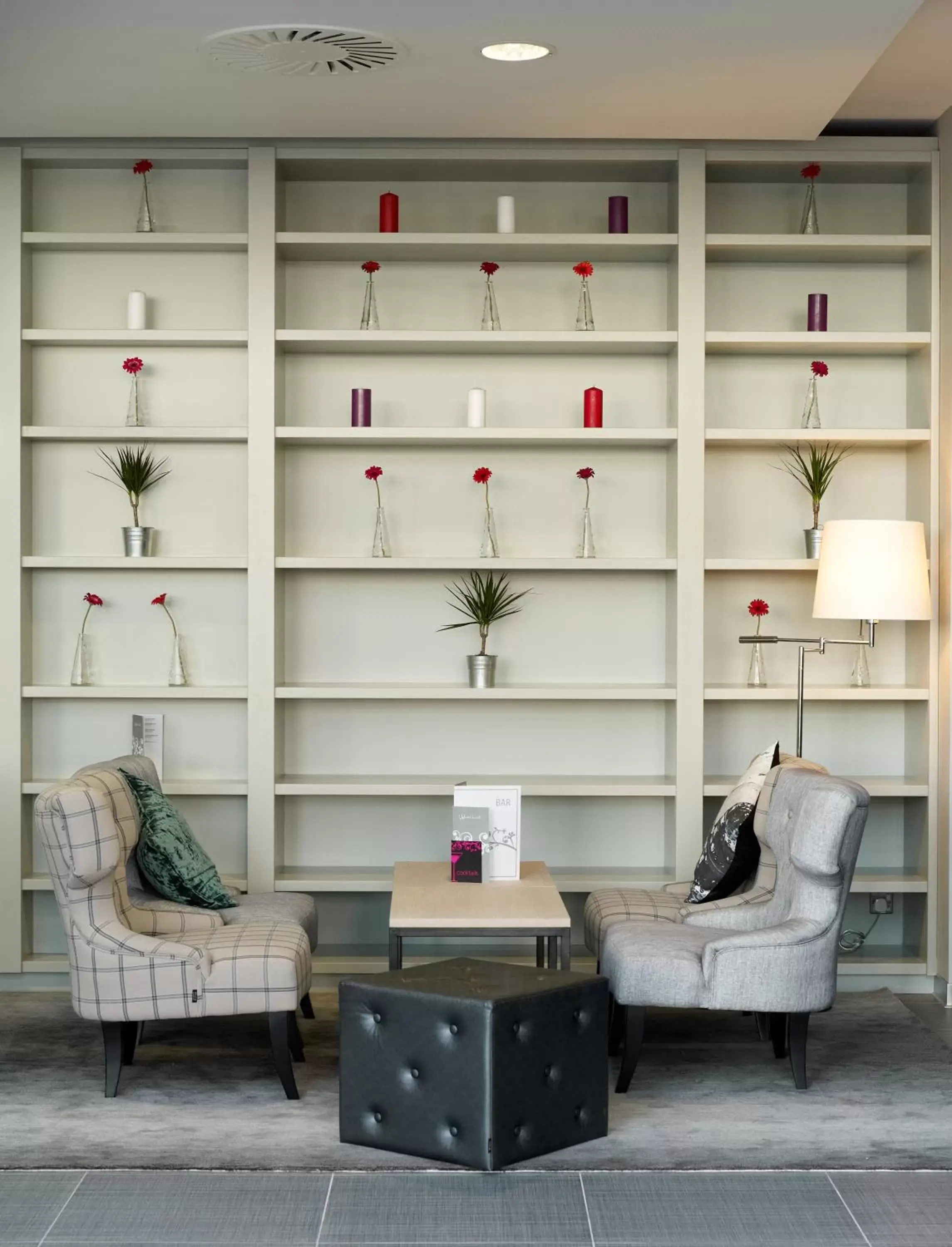 Lounge or bar, Seating Area in Radisson Blu Hotel East Midlands Airport