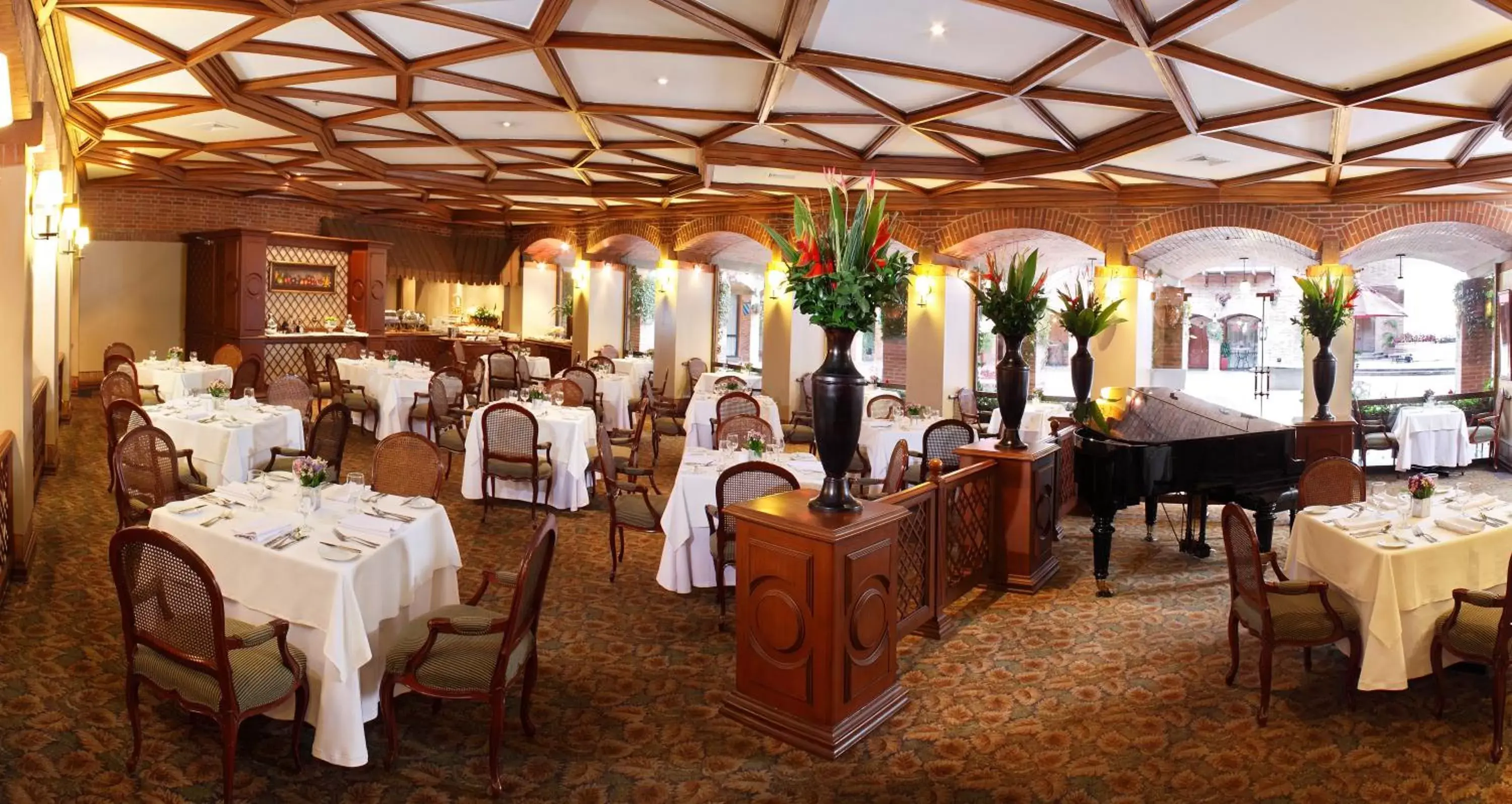 Restaurant/Places to Eat in Hotel Estelar La Fontana