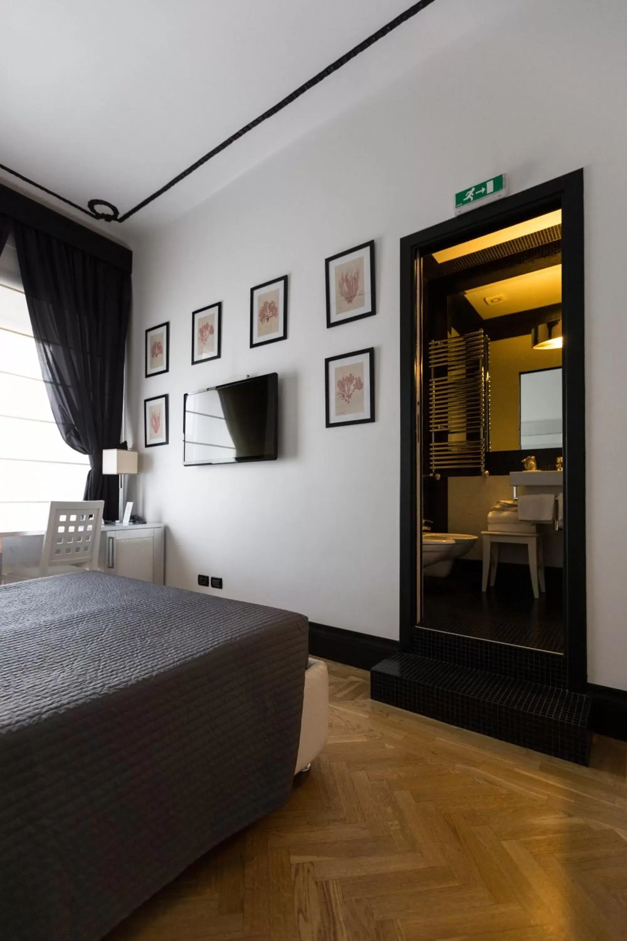 Photo of the whole room, Room Photo in Residenza Scipioni Luxury B&B