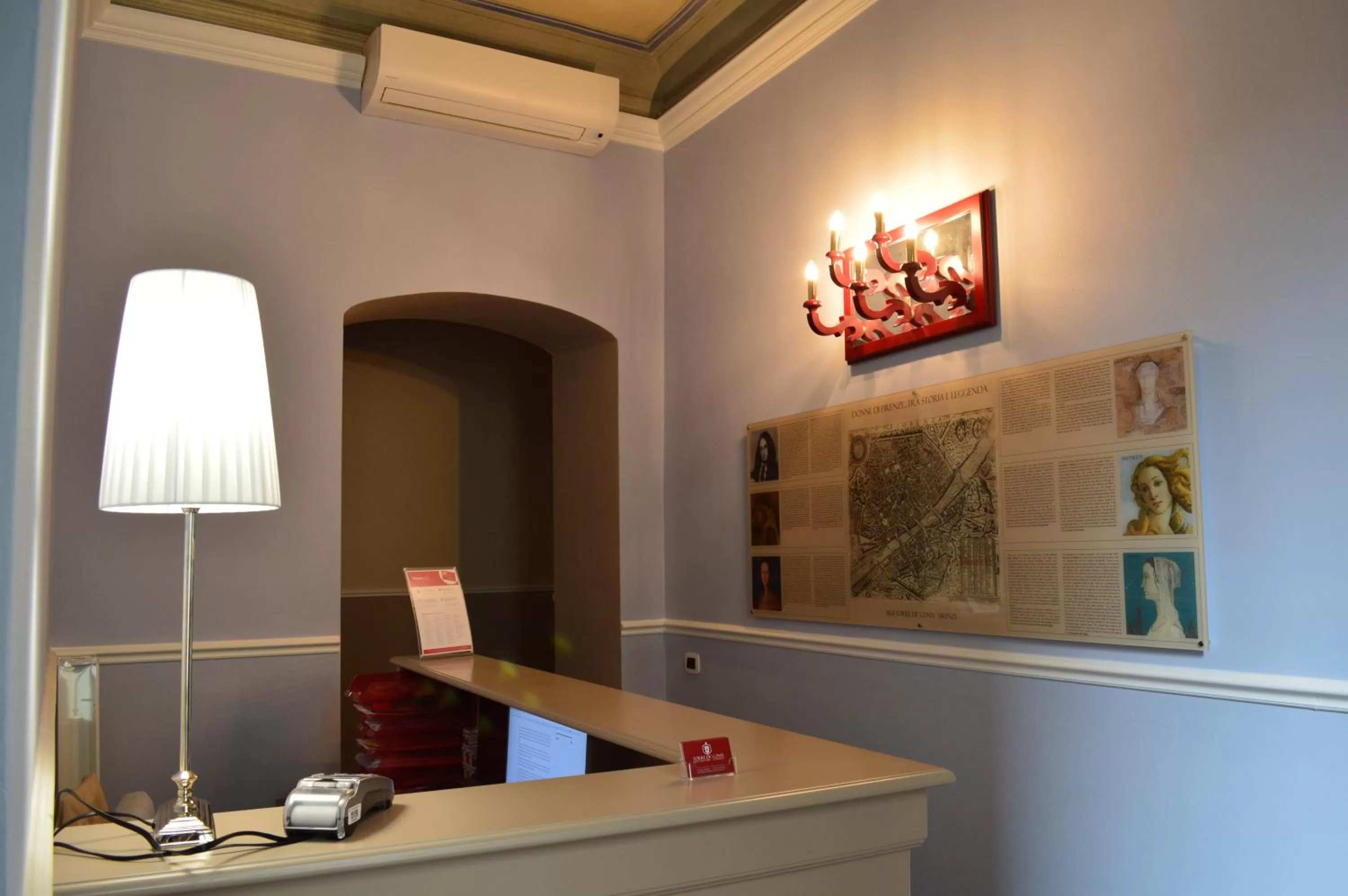 Lobby or reception in Boutique B&B Torre de' Conti