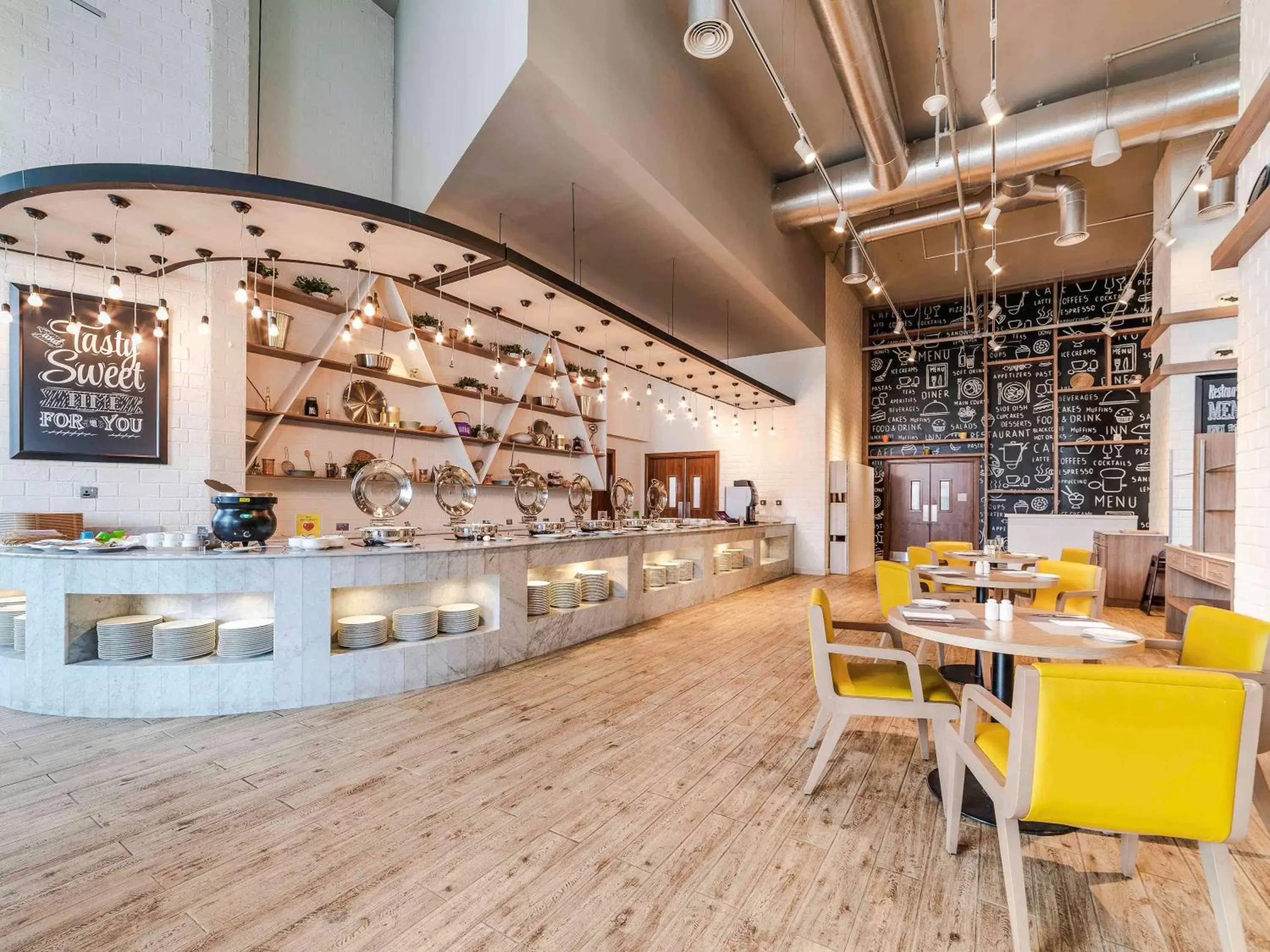 Restaurant/Places to Eat in Ibis Styles Dragon Mart Dubai