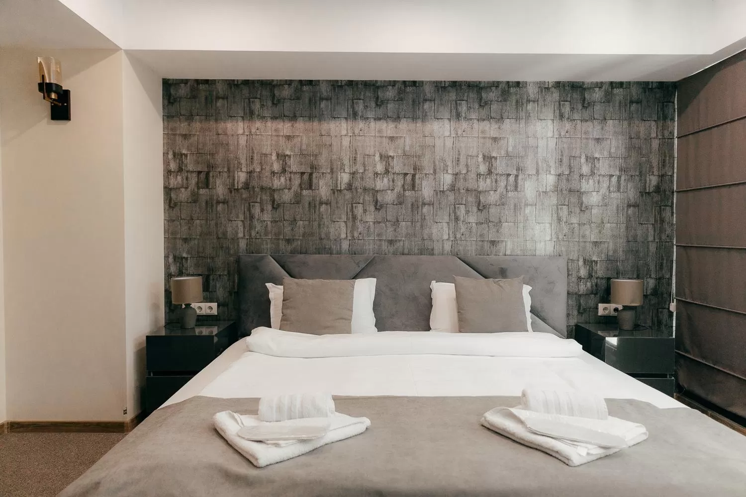 Bed in Royal Plaza Hotel