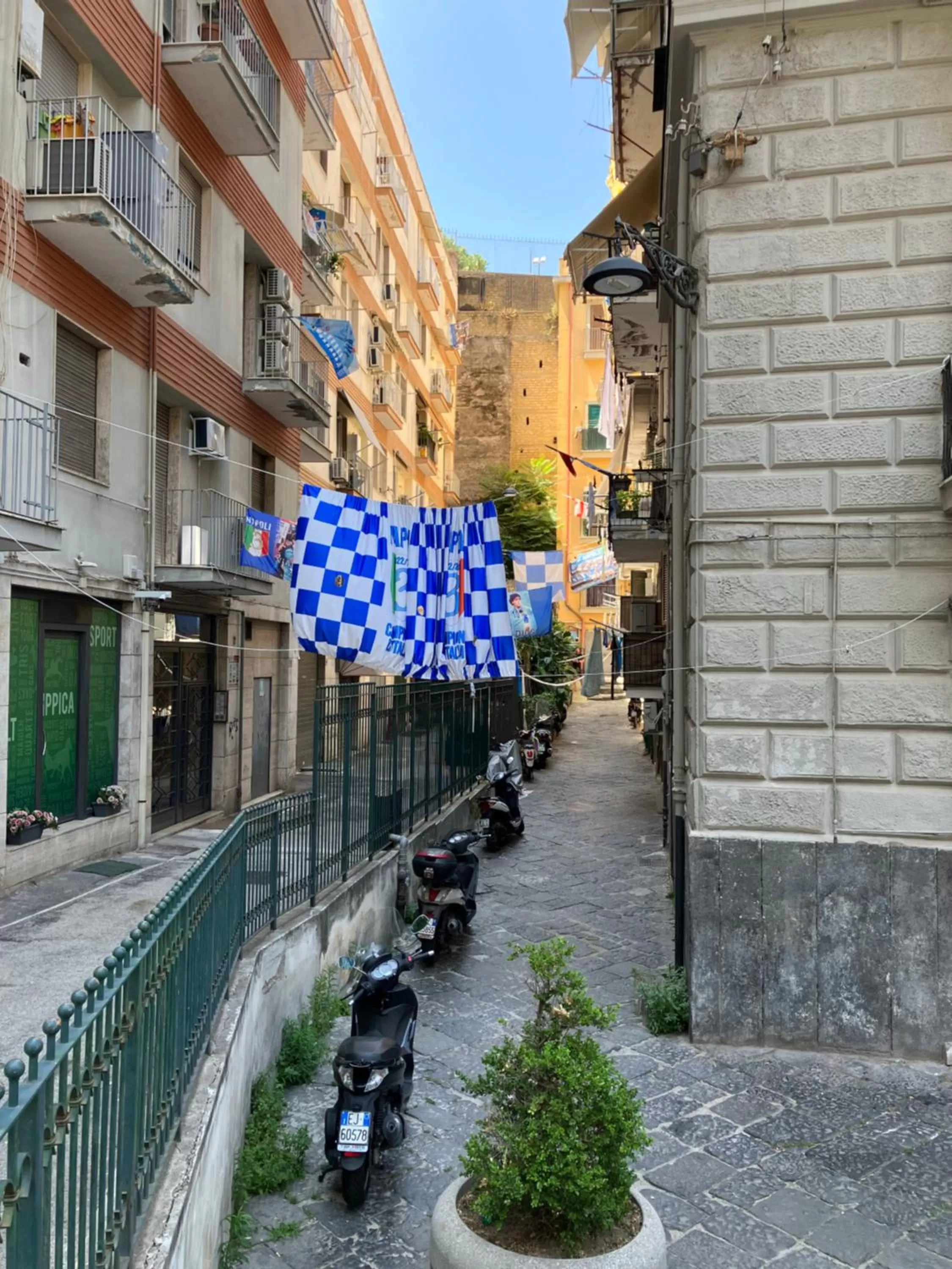 Neighborhood in Alma Megaris