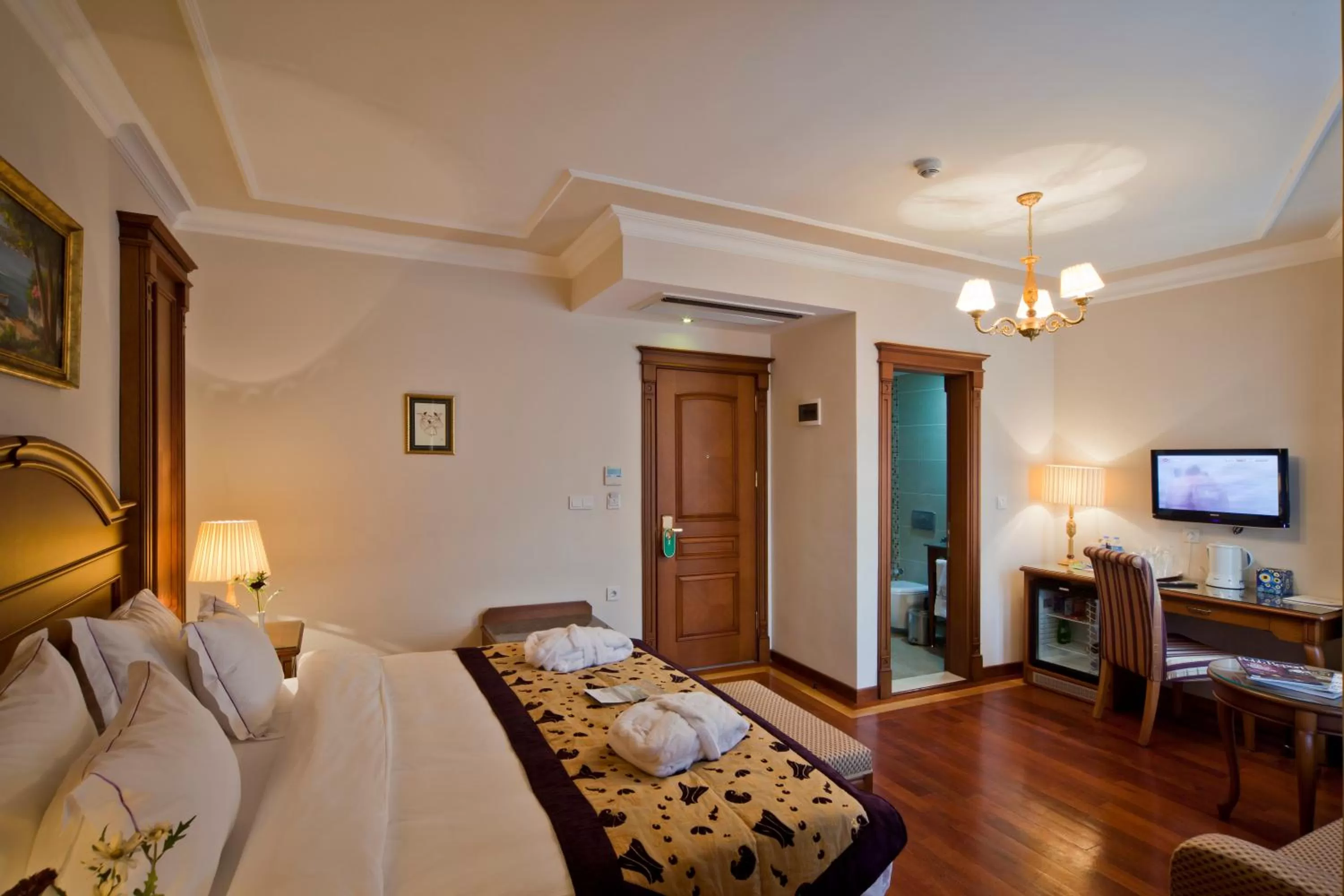 Photo of the whole room, Bed in GLK PREMIER The Home Suites & Spa