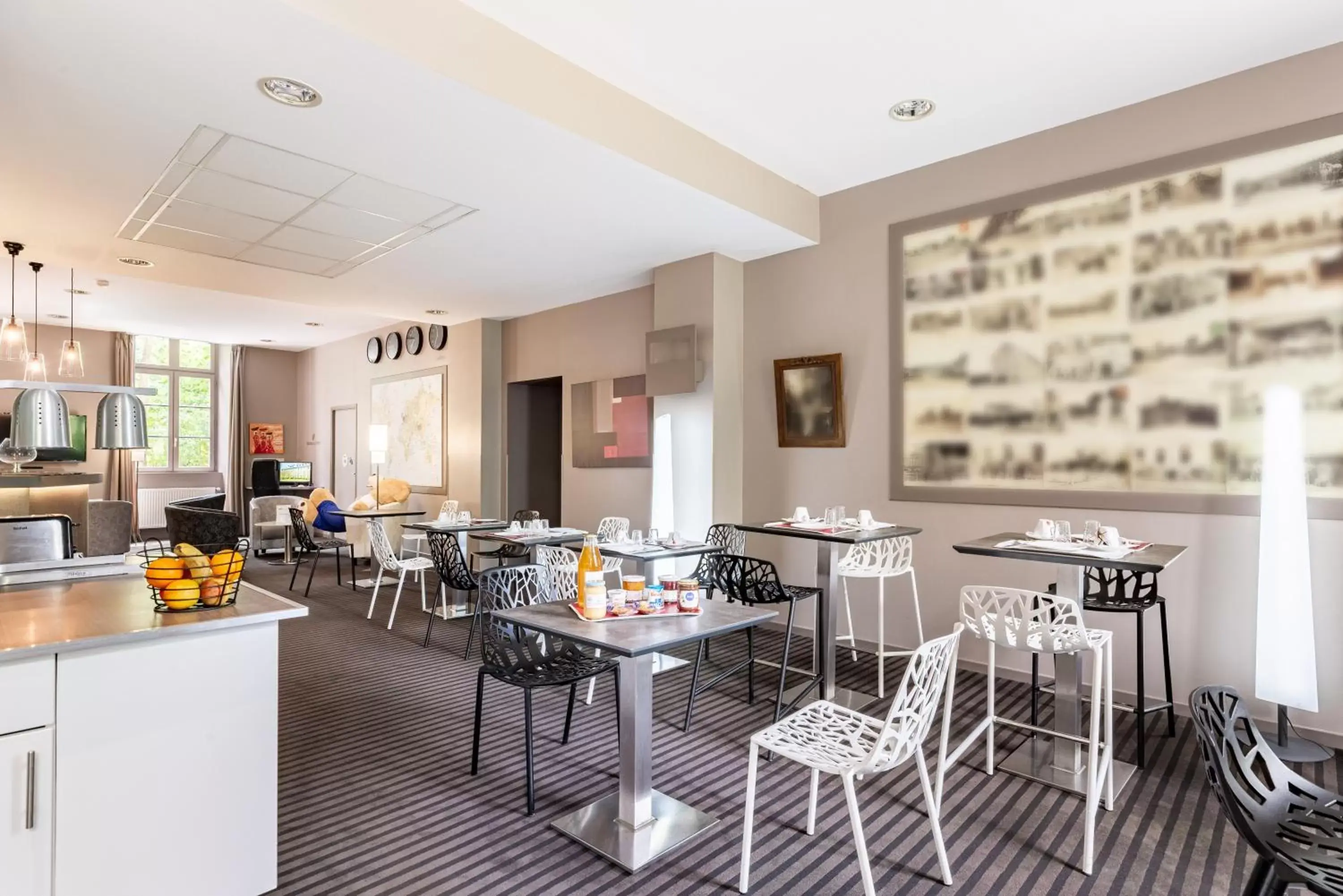 Buffet breakfast, Restaurant/Places to Eat in Brit Hotel Spa Le Connetable