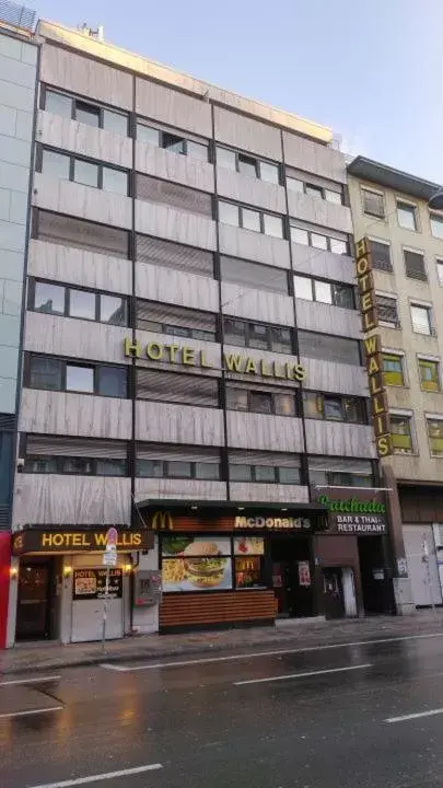 Property Building in Hotel Wallis