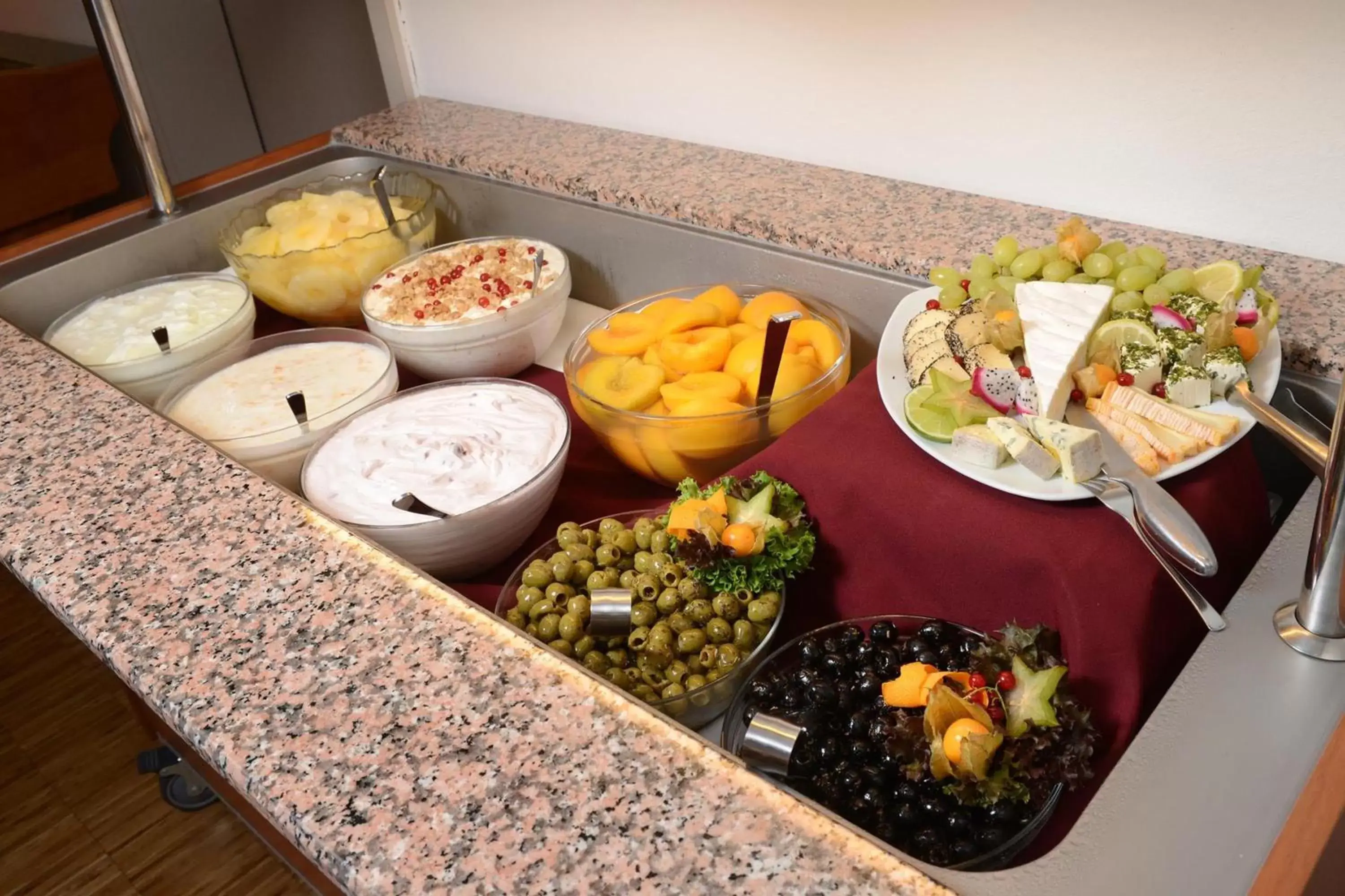 Buffet breakfast in Apart Hotel Sehnde Buffet breakfast in Apart Hotel Sehnde