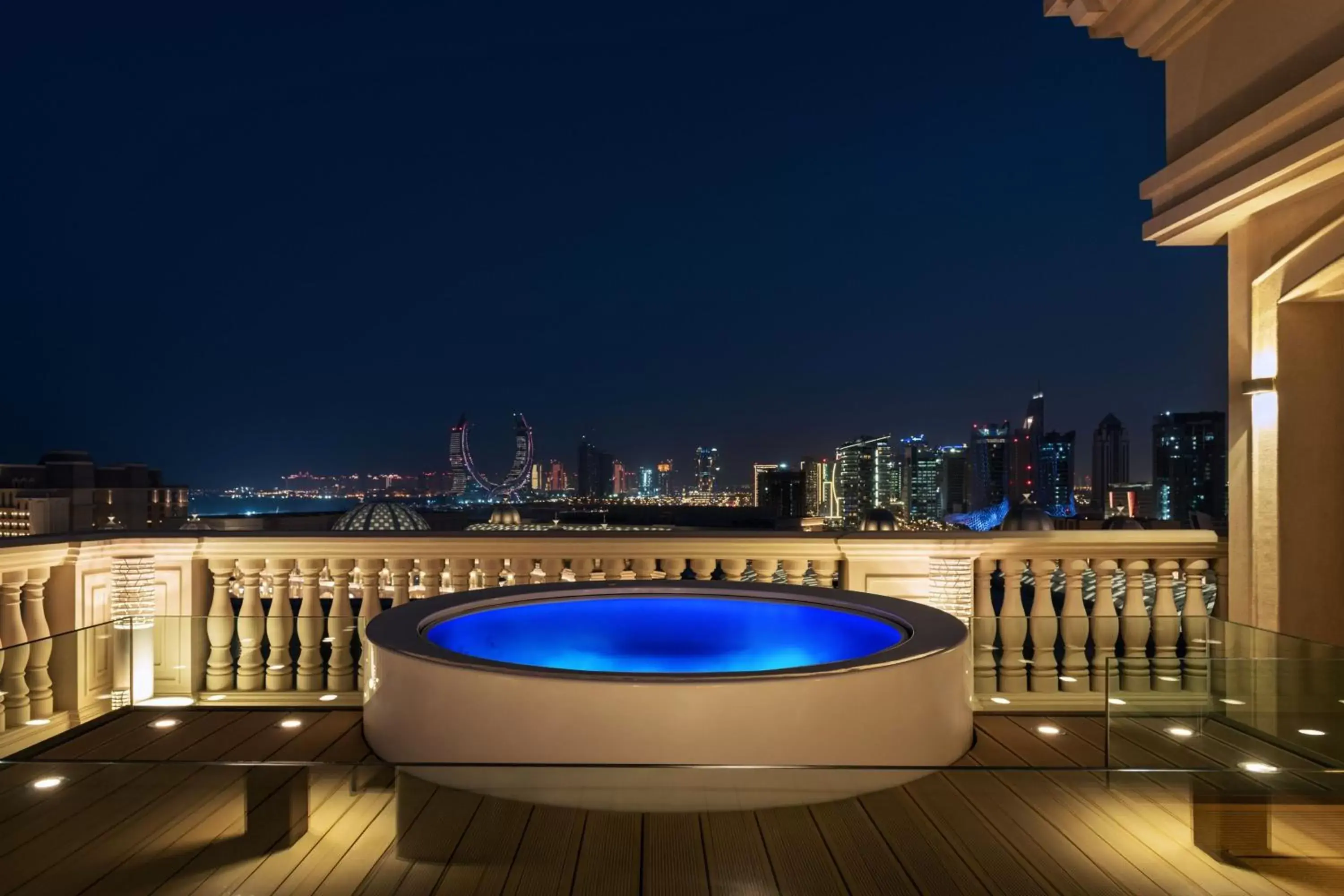 Swimming Pool in Le Royal Méridien Doha