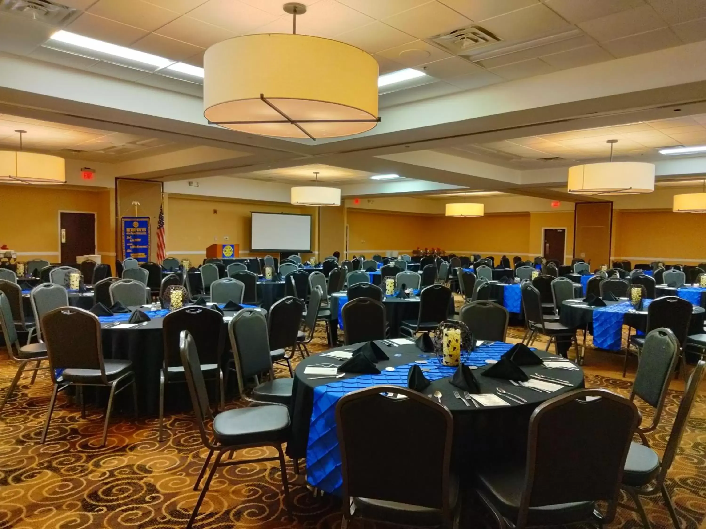 Restaurant/places to eat, Banquet Facilities in Clarion Hotel San Angelo near Convention Center