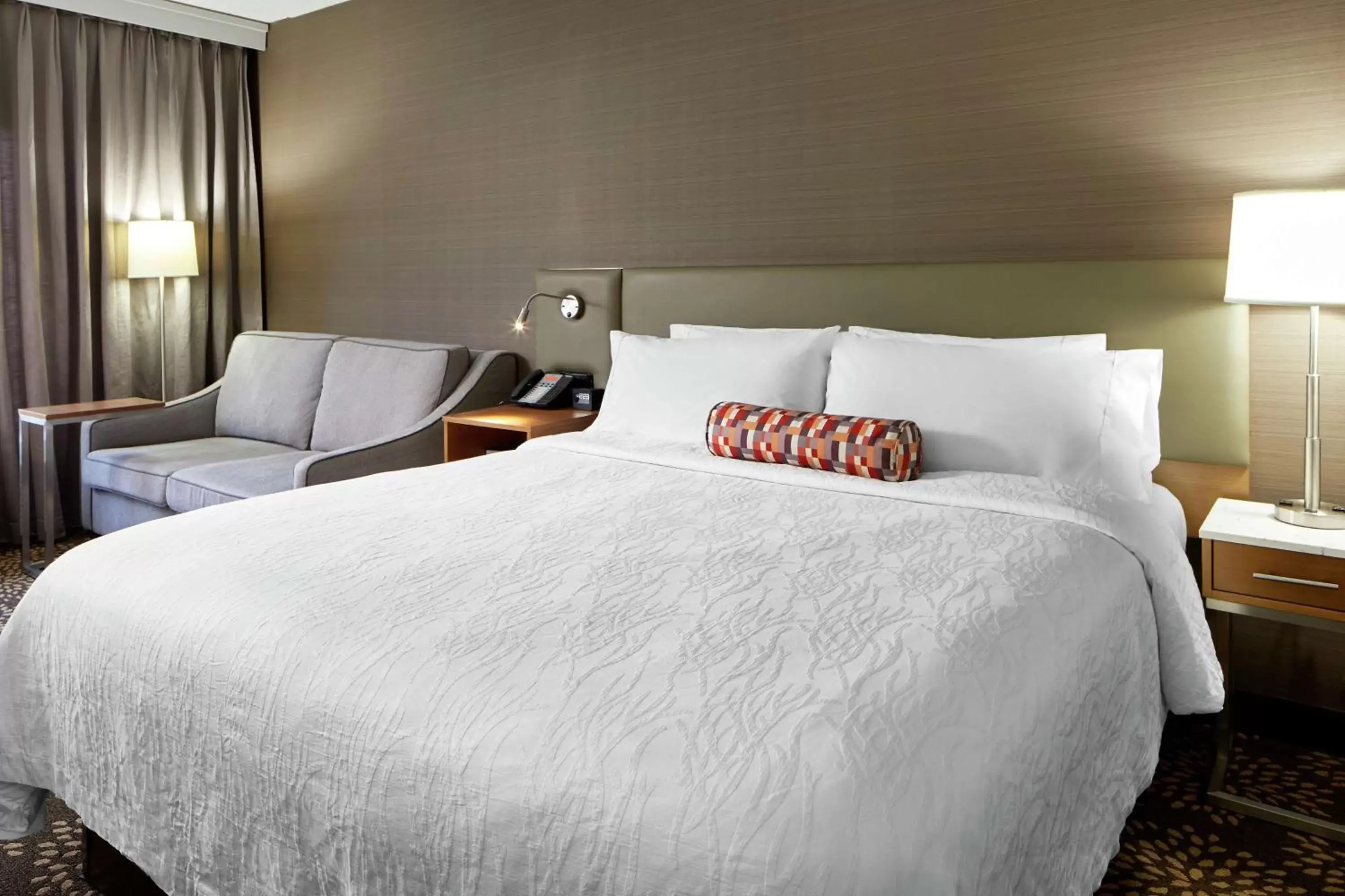 Bed in Hilton Garden Inn Columbus/Polaris