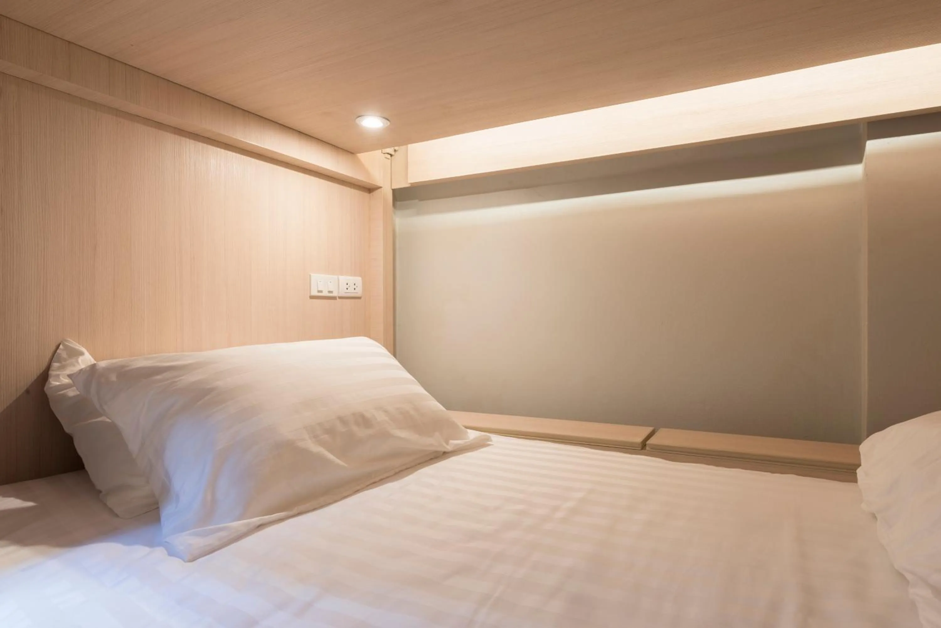 Bed in Kinnon Deluxe Hostel Coworking Cafe