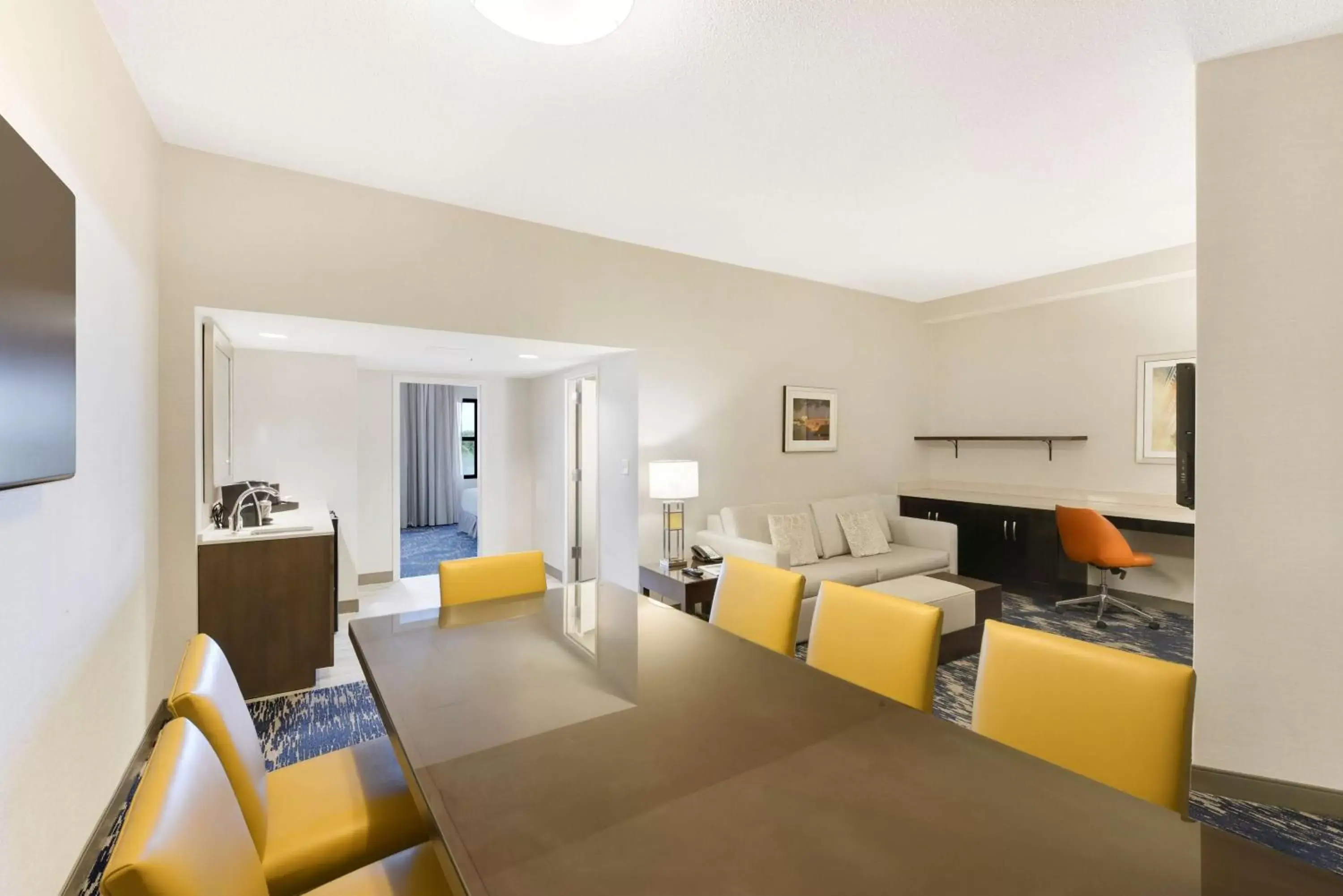 Bedroom, Dining Area in Embassy Suites by Hilton Alexandria Old Town