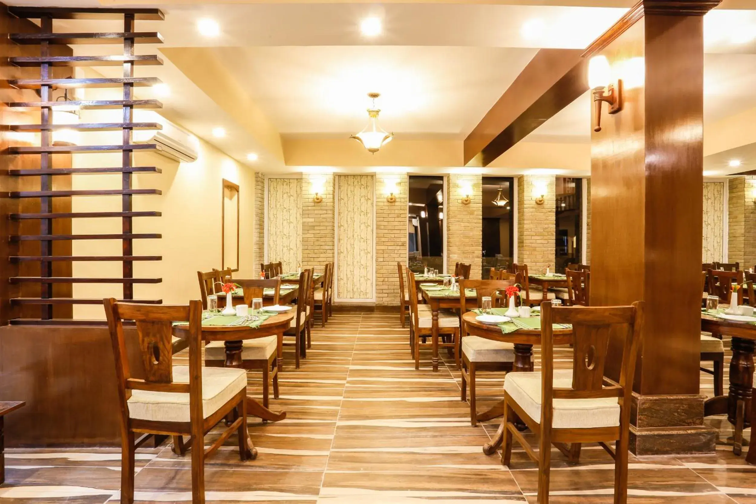 Restaurant/Places to Eat in Da Yatra Courtyard Hotel