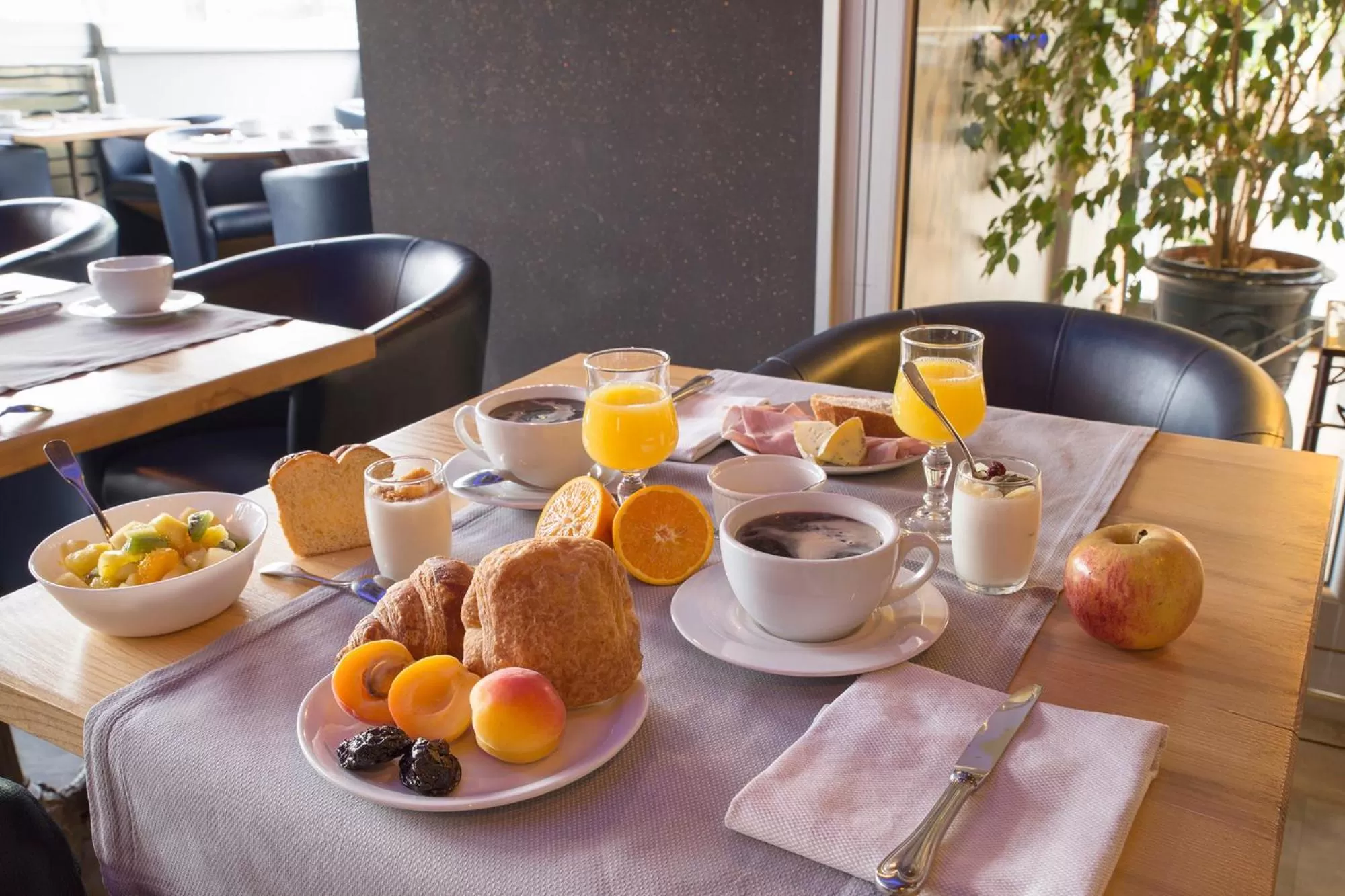 Breakfast in The Originals Boutique, Hôtel du Pont Roupt, Mende