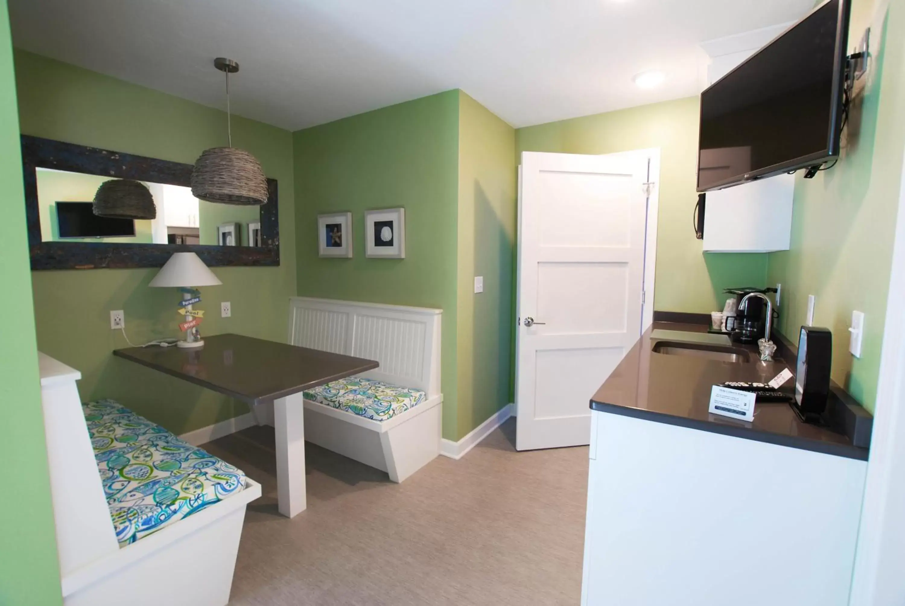 Kitchen or kitchenette, Kitchen/Kitchenette in Homestead Suites - Fish Creek