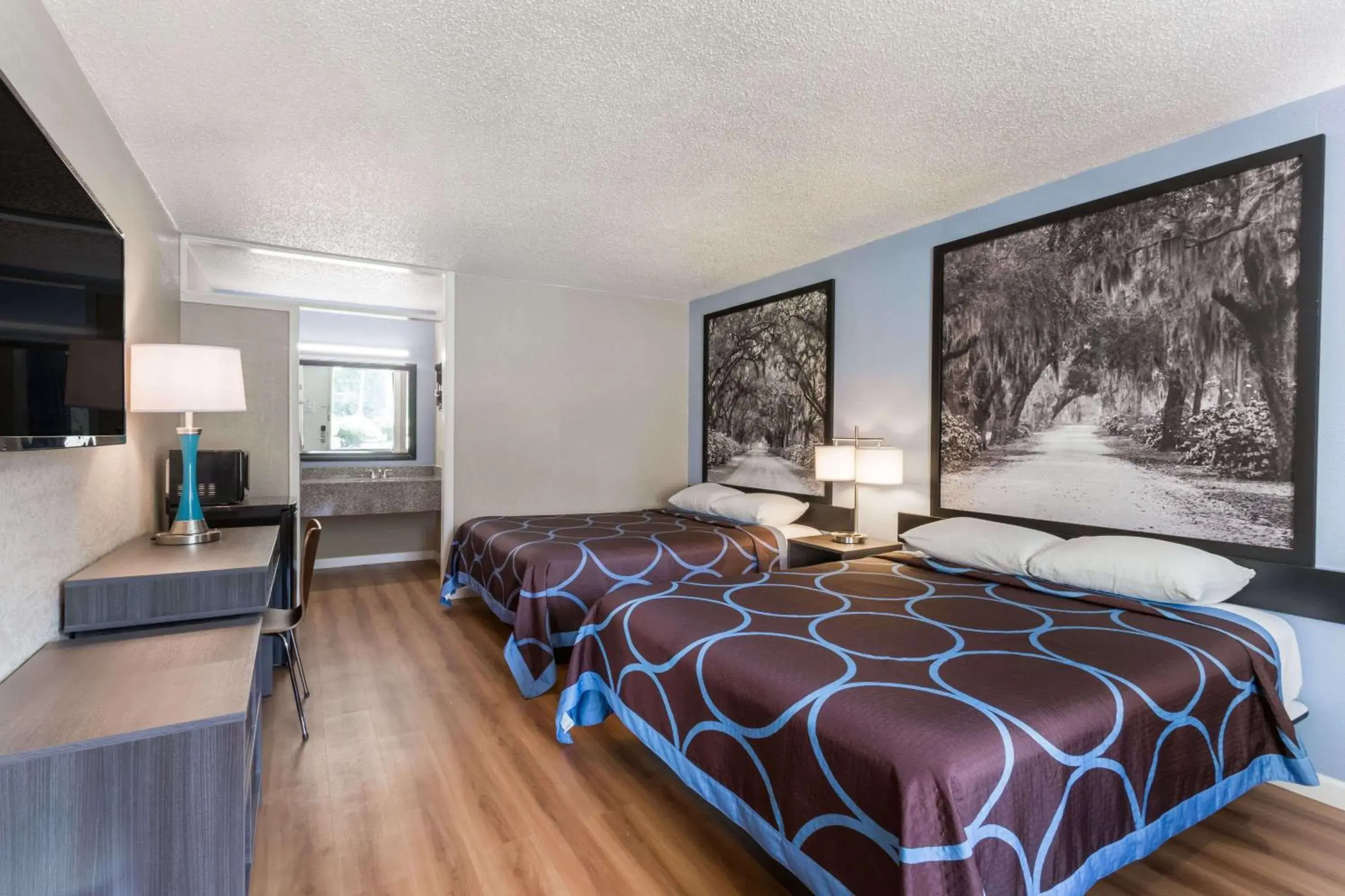 Photo of the whole room, Bed in Super 8 by Wyndham Hardeeville