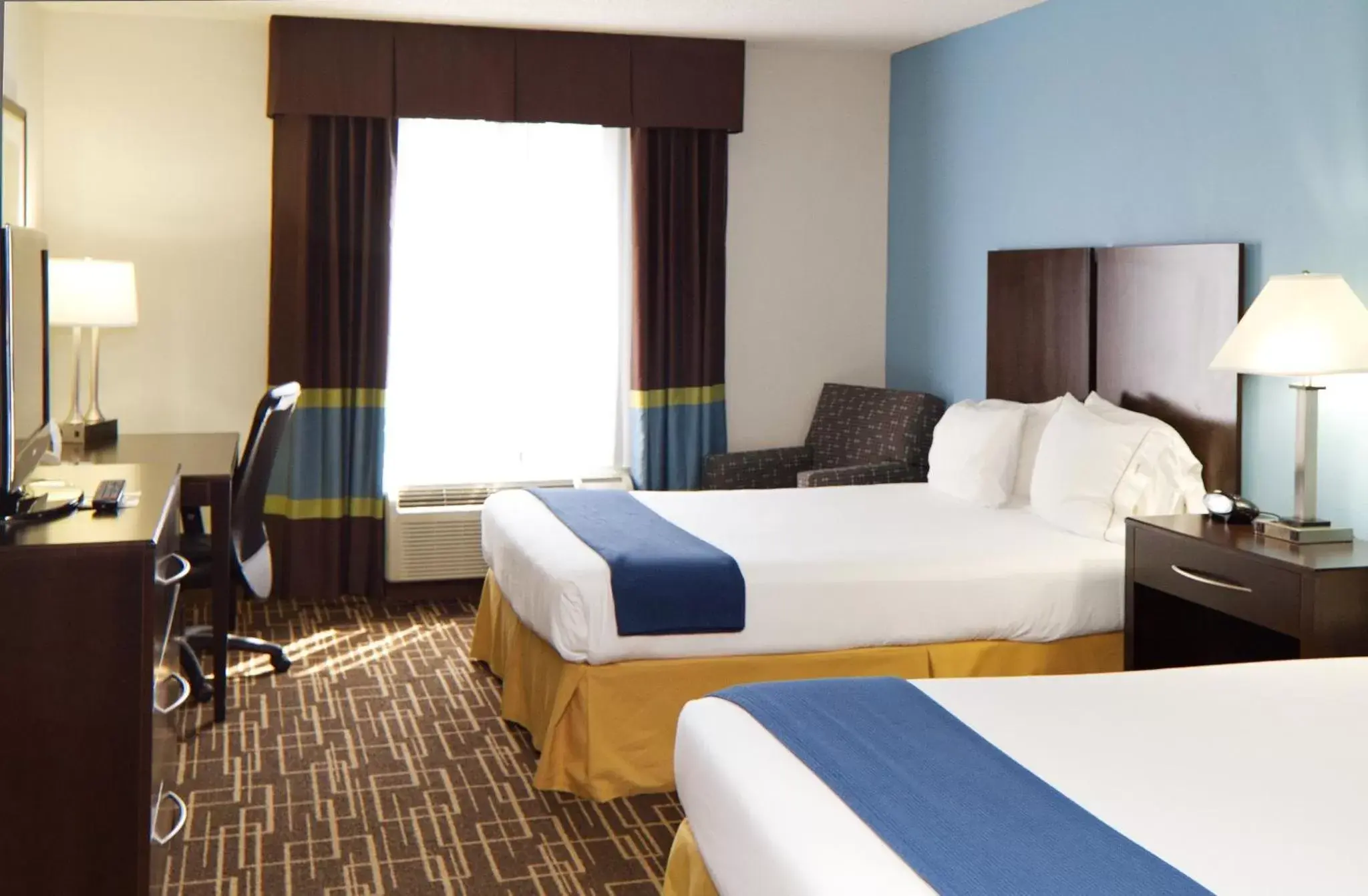 Photo of the whole room, Bed in Holiday Inn Express Hotel & Suites Greenville-Downtown, an IHG Hotel