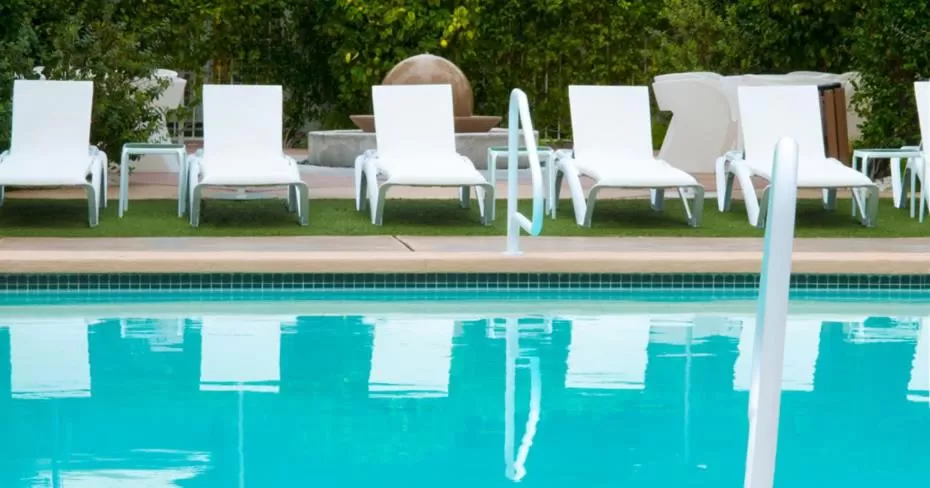 Swimming pool in Alcazar Palm Springs