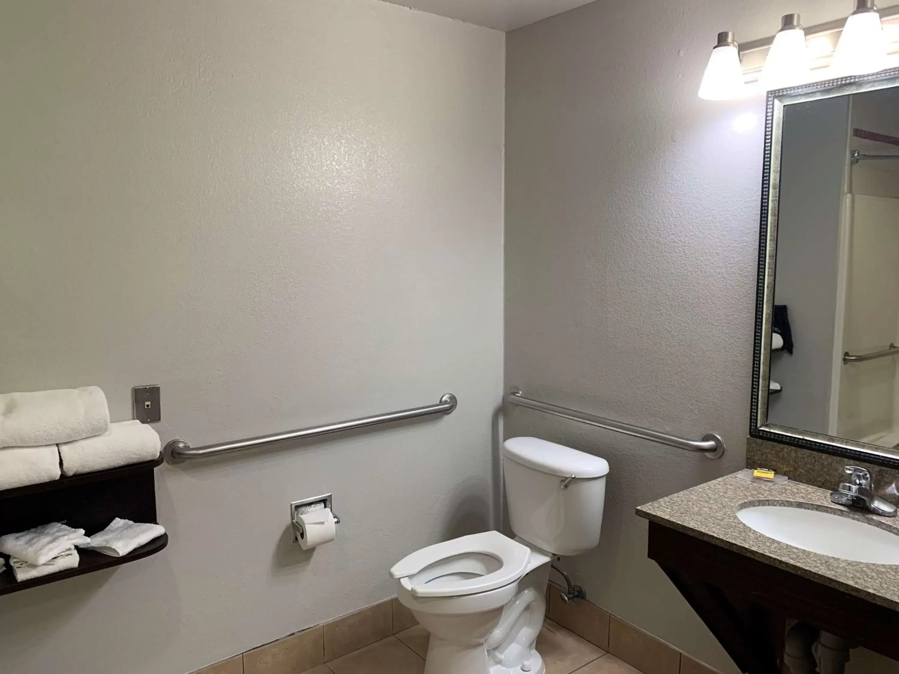 Photo of the whole room, Bathroom in Best Western Plus Lake Worth