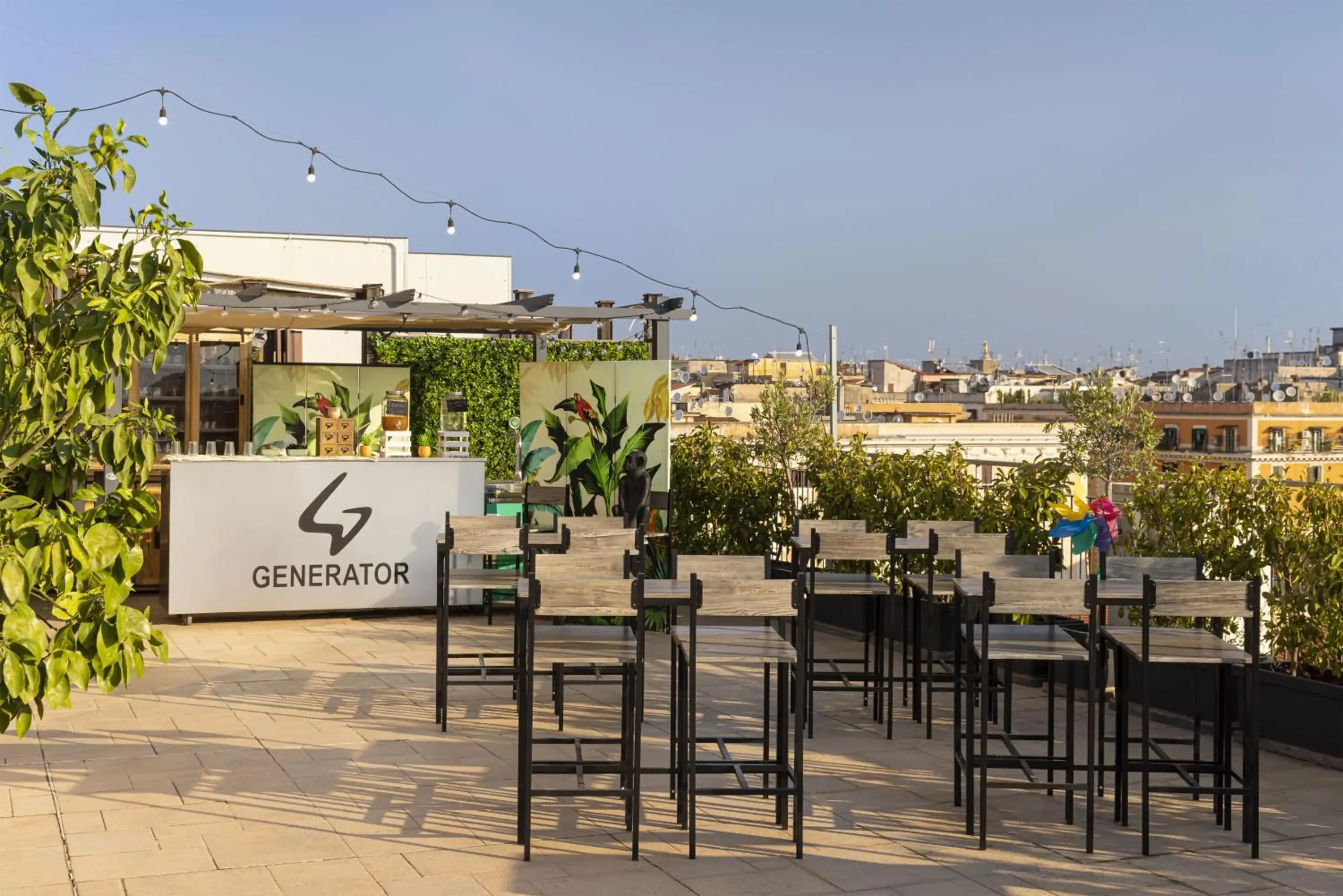 Balcony/Terrace, Restaurant/Places to Eat in Generator Rome