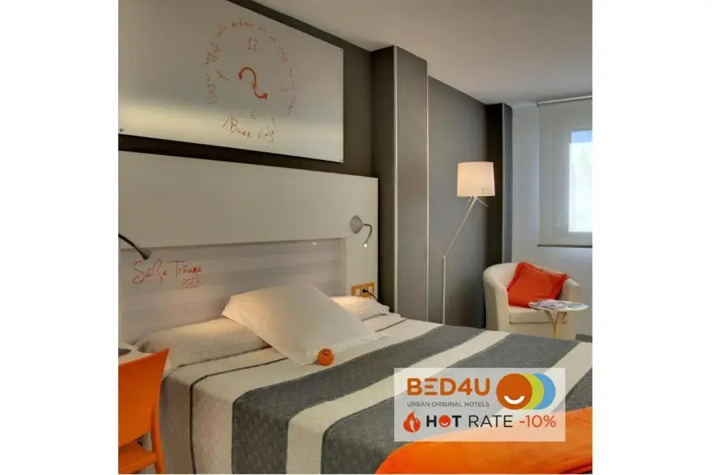 Bedroom, Bed in Hotel Bed4U Pamplona