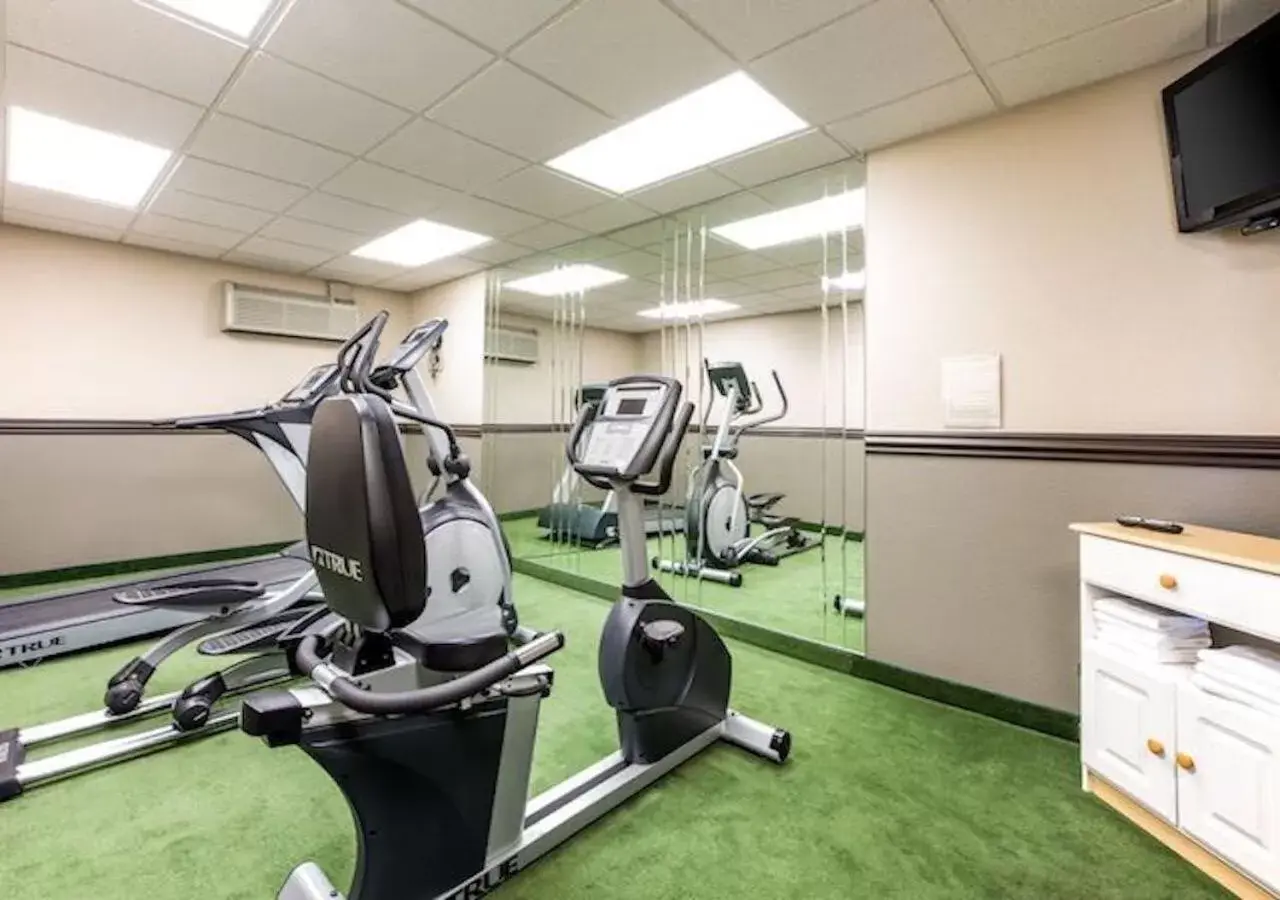 Fitness centre/facilities, Fitness Center/Facilities in Savannah House Hotel