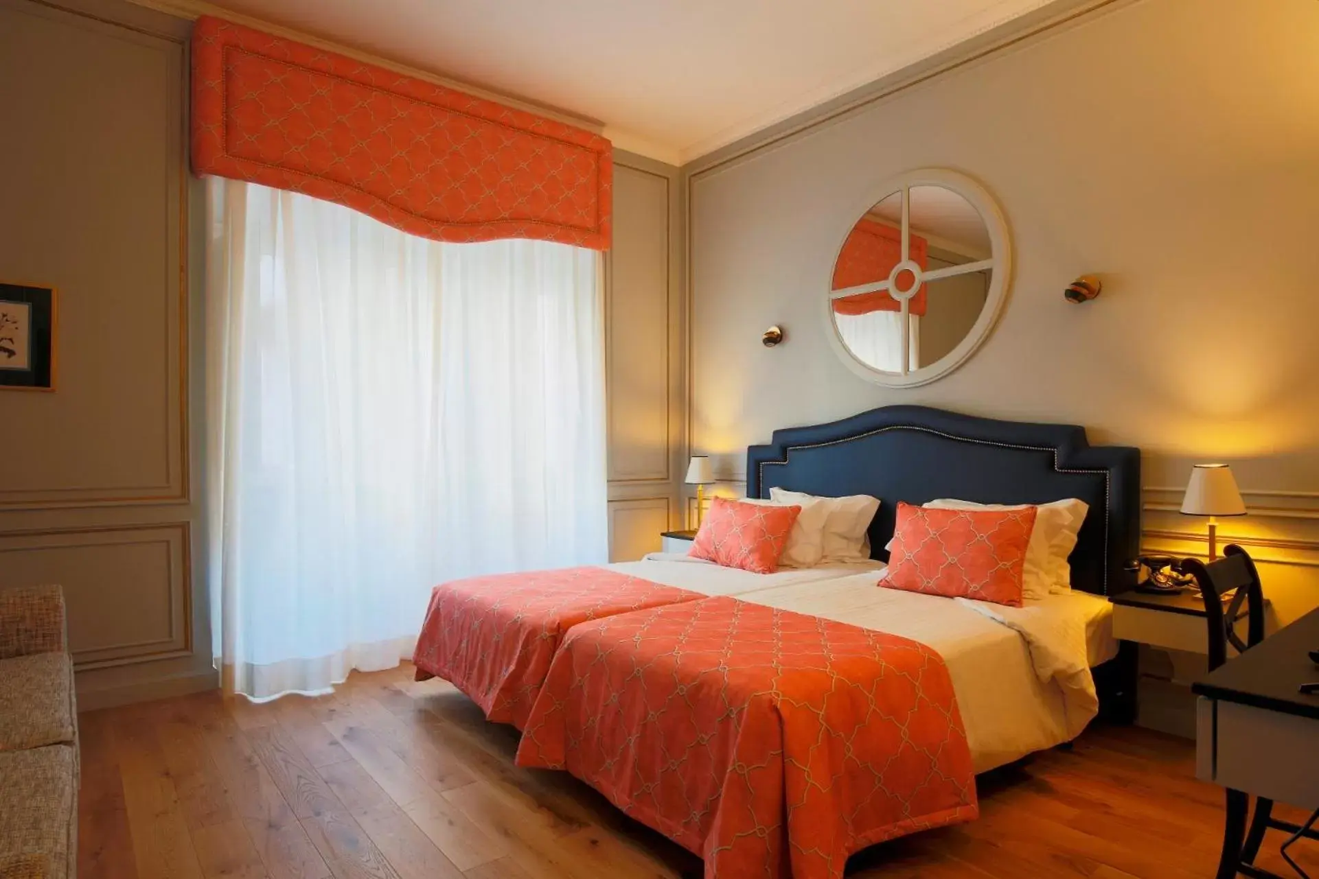 Bed in Grande Hotel do Porto