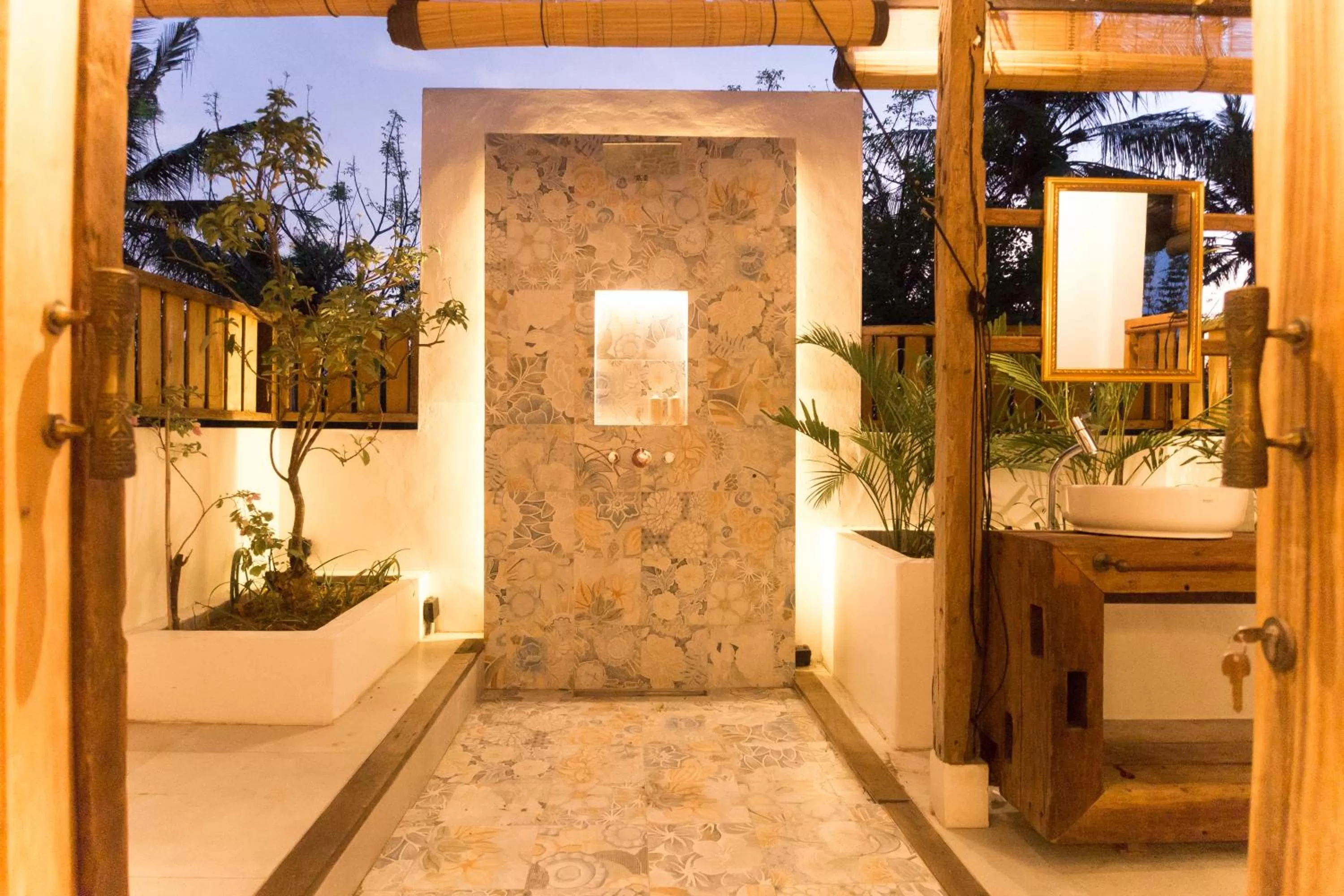 Shower in The Mandana Villa Gili Air