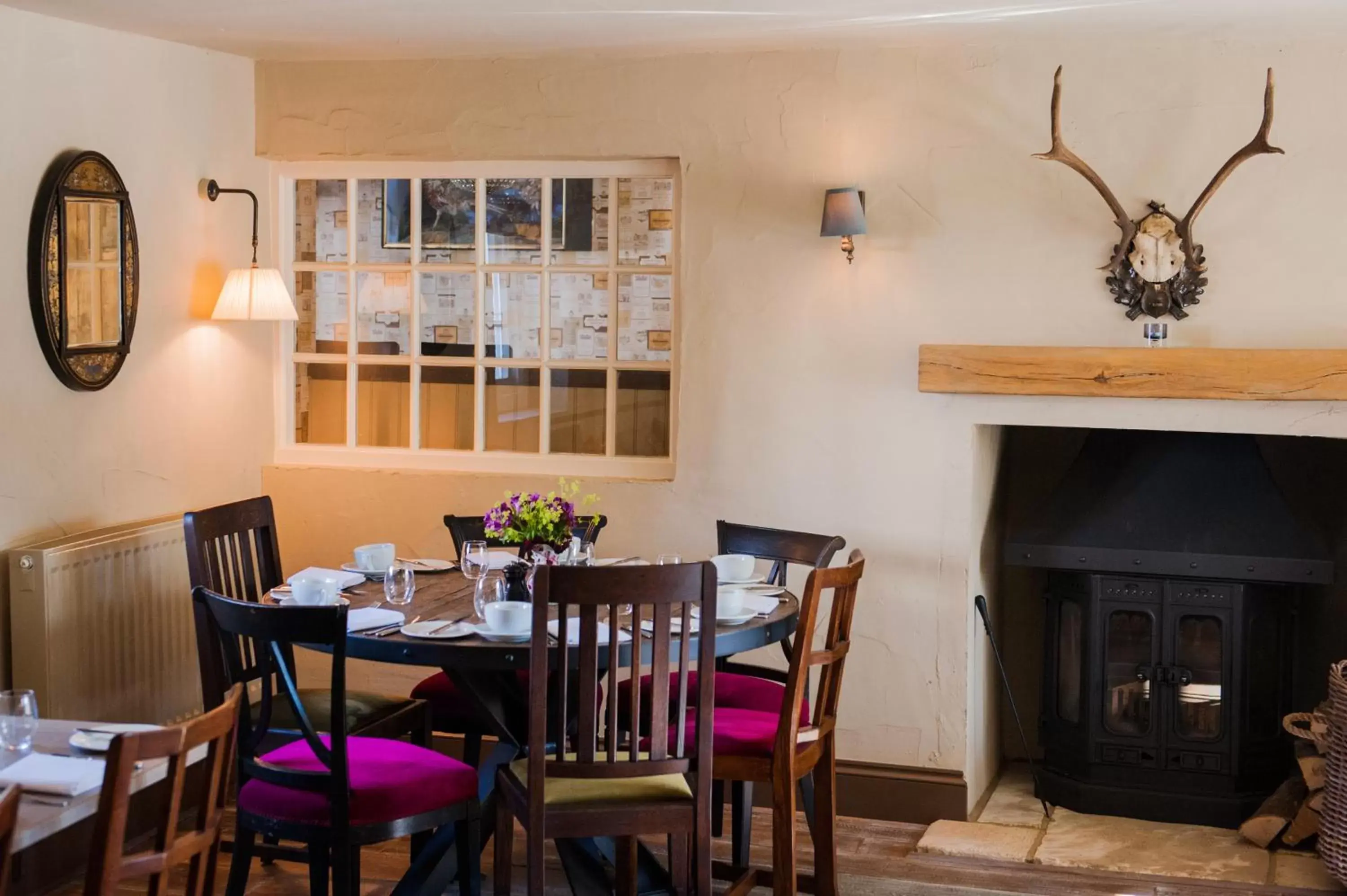 Restaurant/places to eat, Dining Area in The White Hart, Overton