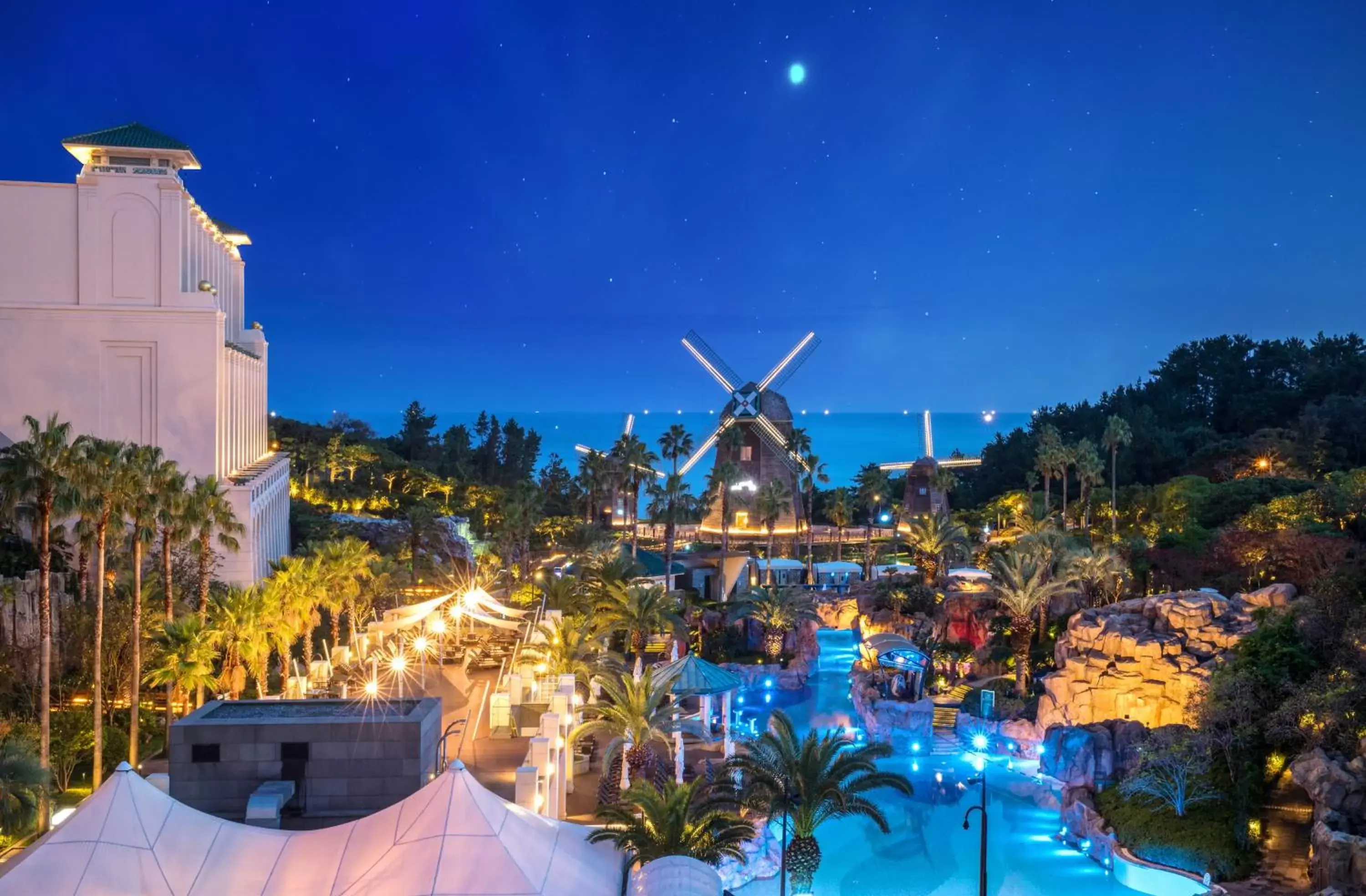 Neighbourhood, Pool View in Lotte Hotel Jeju