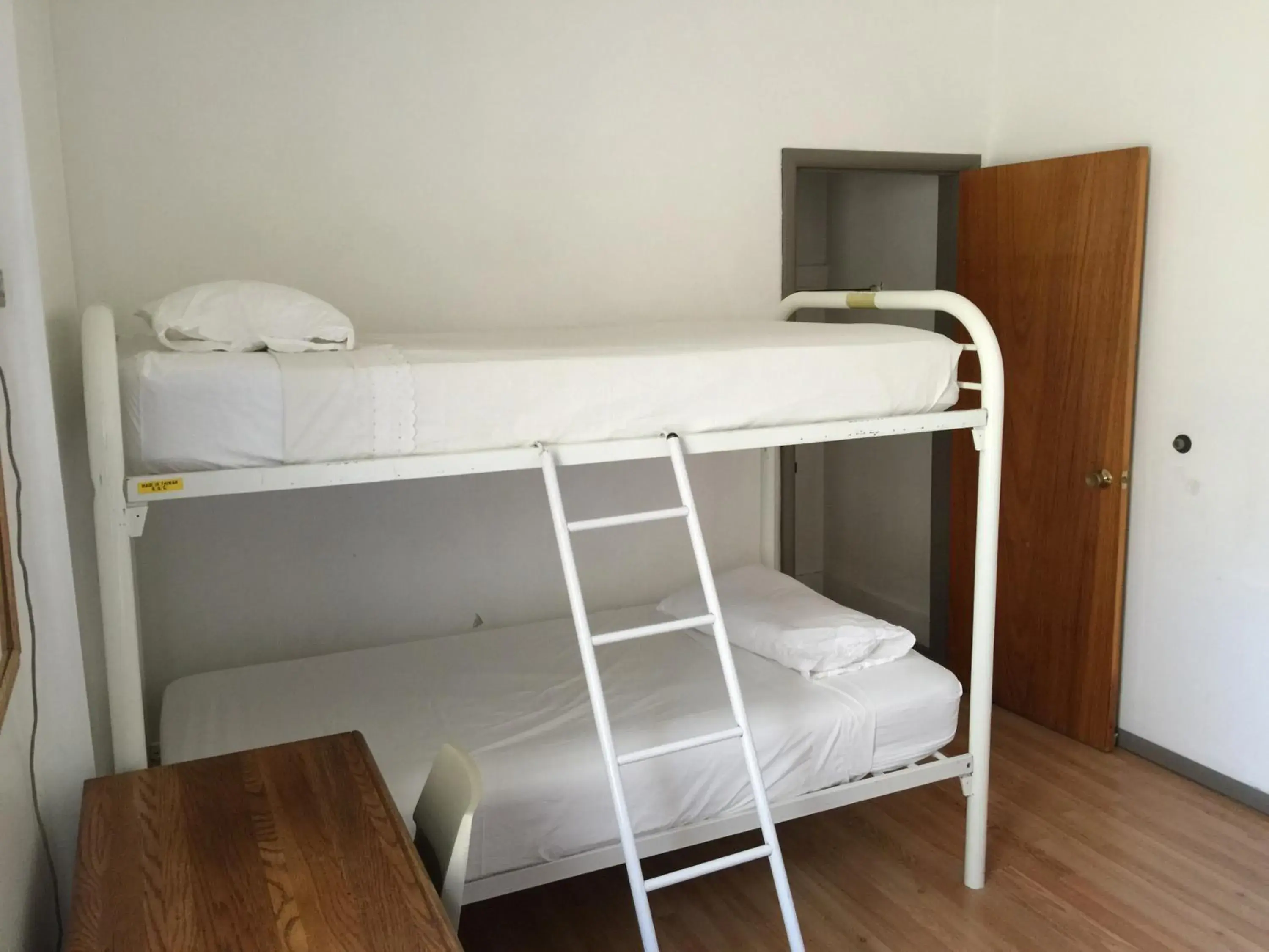 Bed in 4-Bed Male Dormitory Room in Avenues Hostel