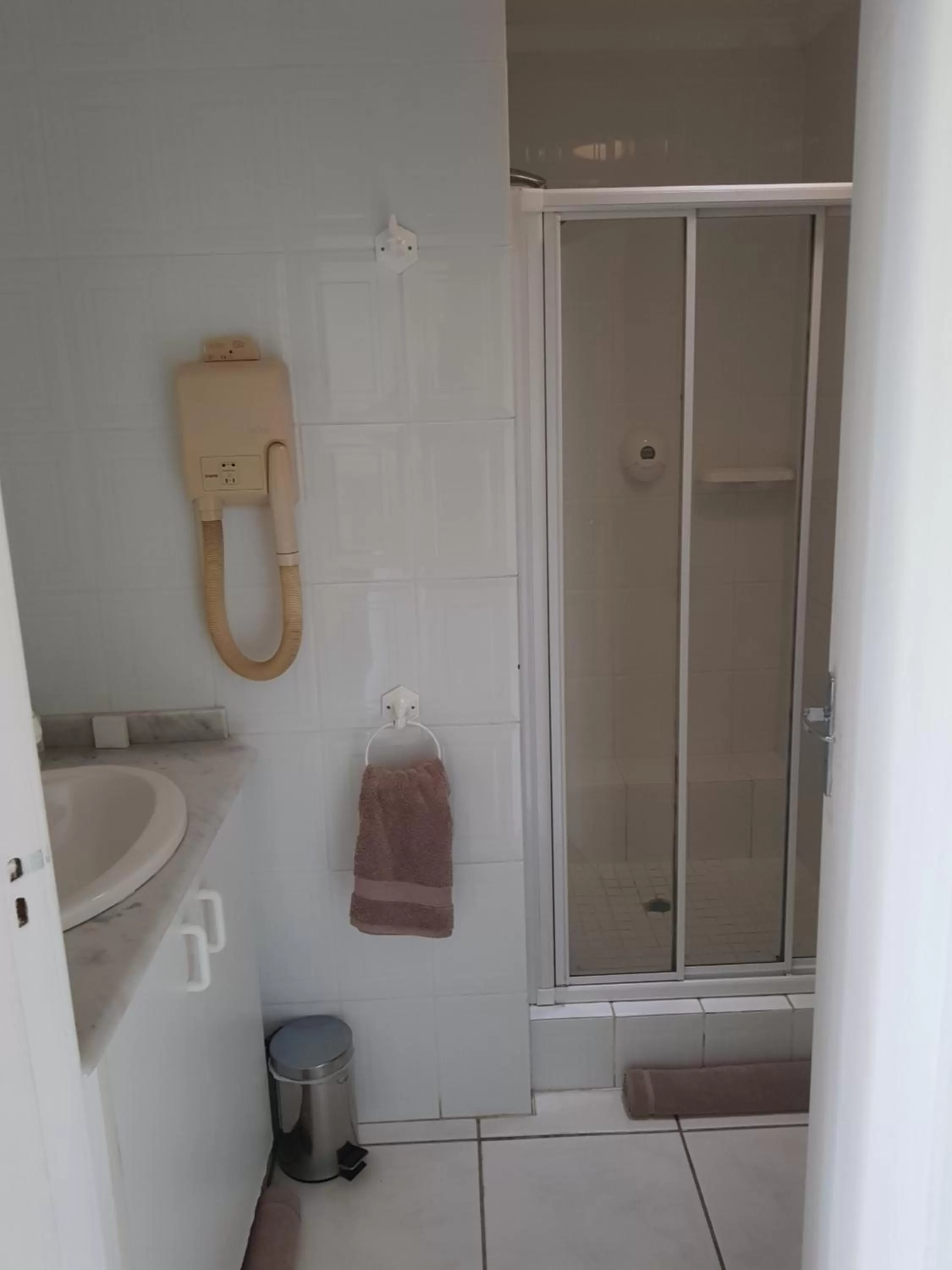 Ingwe Manor Guesthouse