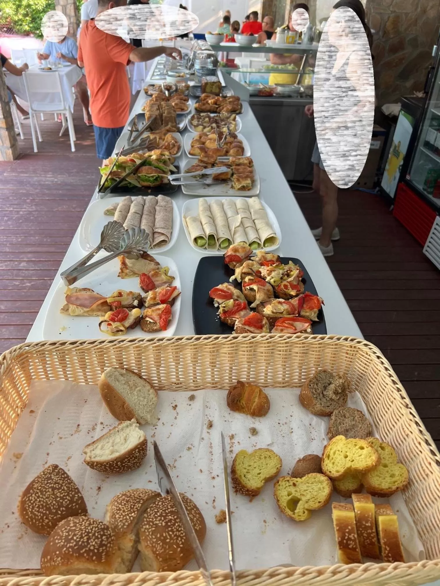 Buffet breakfast in Macedon