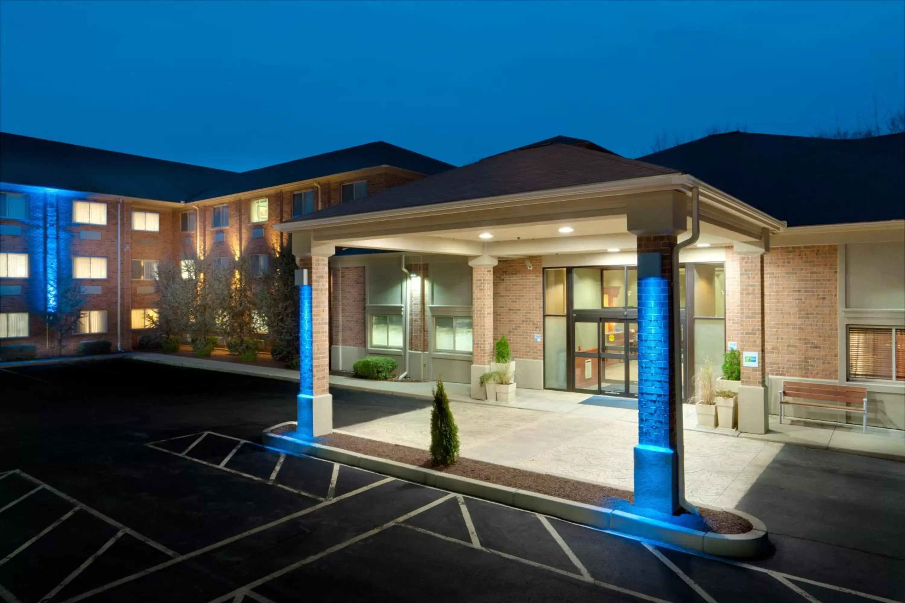 Property building in Holiday Inn Express & Suites Smithfield - Providence, an IHG Hotel