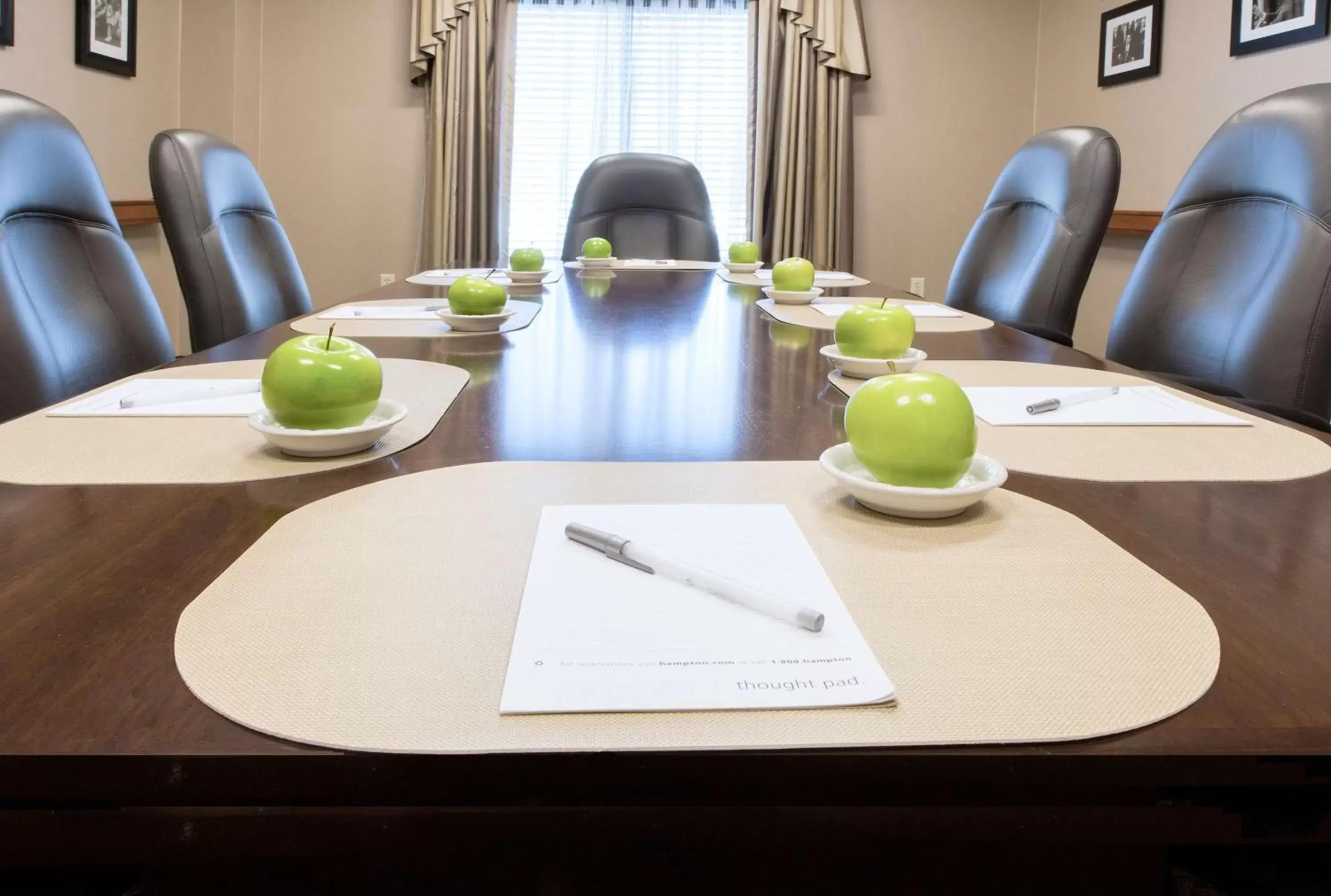 Meeting/conference room in Hampton Inn Boston-Norwood