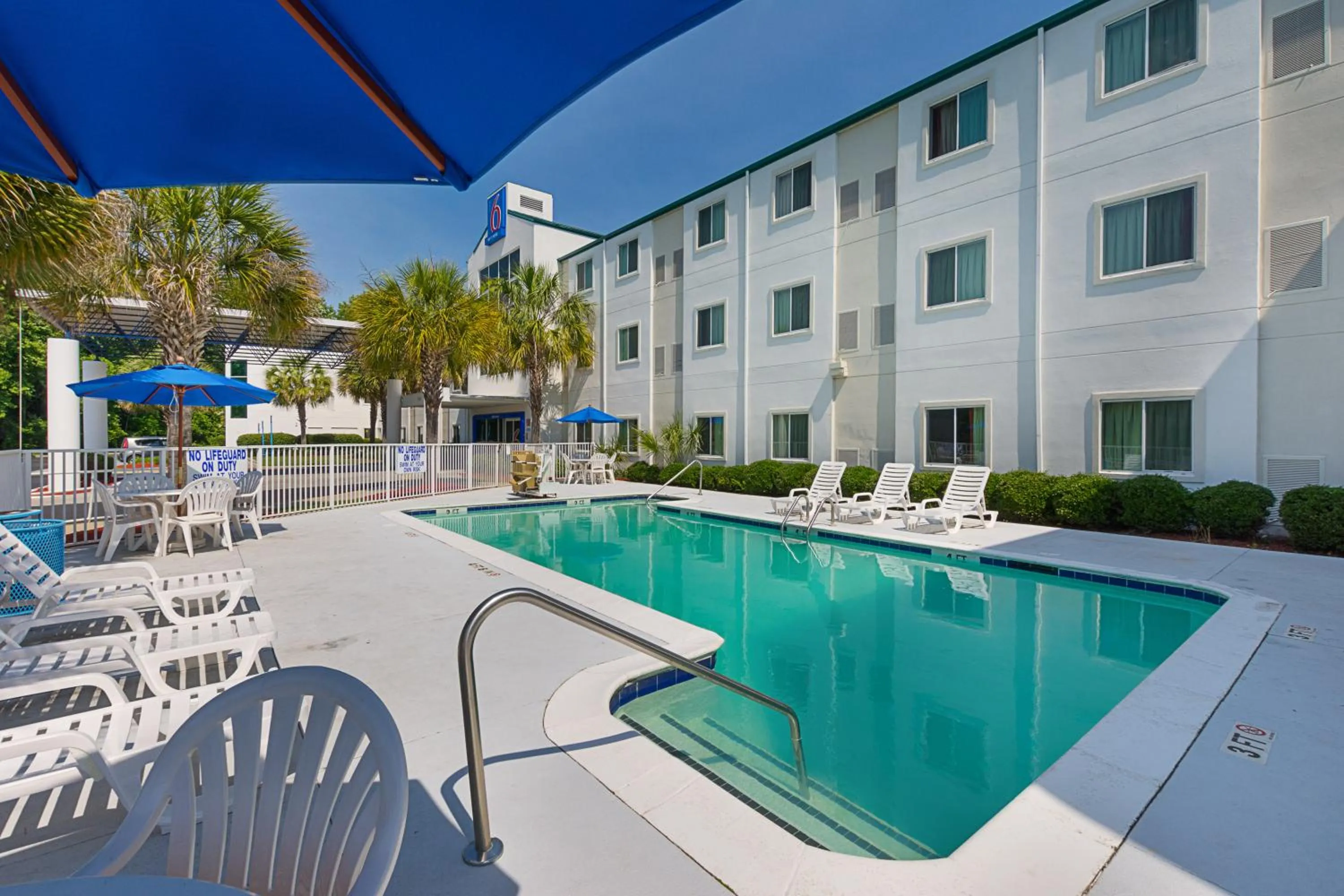 Swimming pool in Motel 6-Columbia, SC - Fort Jackson Area
