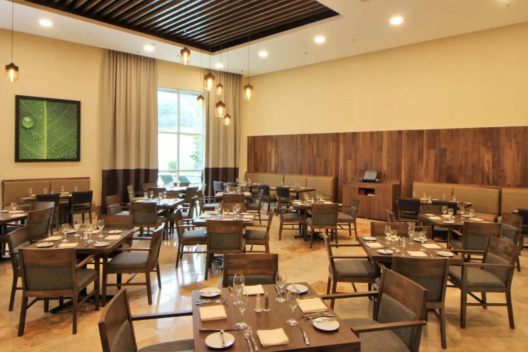 Breakfast, Restaurant/Places to Eat in Holiday Inn Monterrey Valle, an IHG Hotel