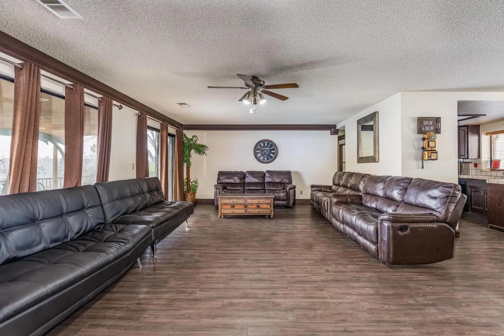 Seating Area in Mountain Trail Lodge and Vacation Rentals