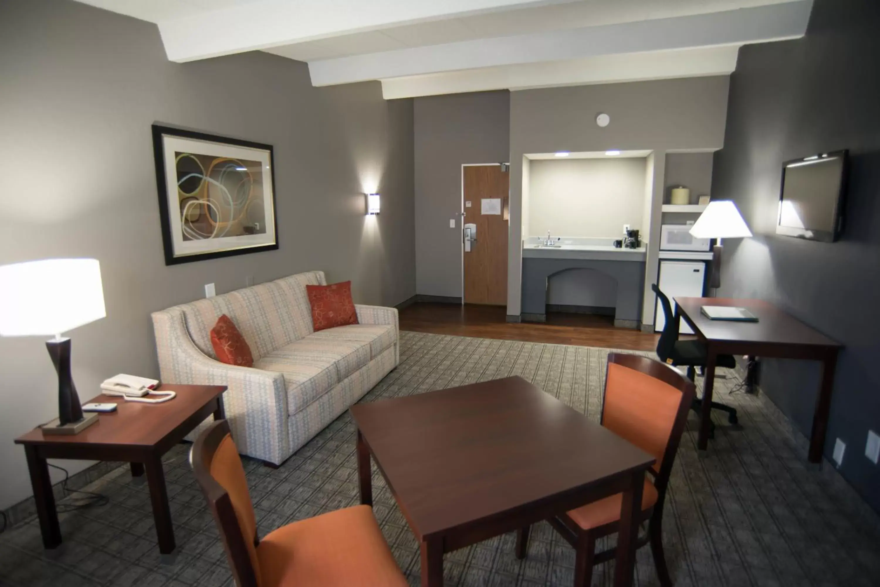 Seating Area in Eastland Suites Extended Stay Hotel & Conference Center Urbana