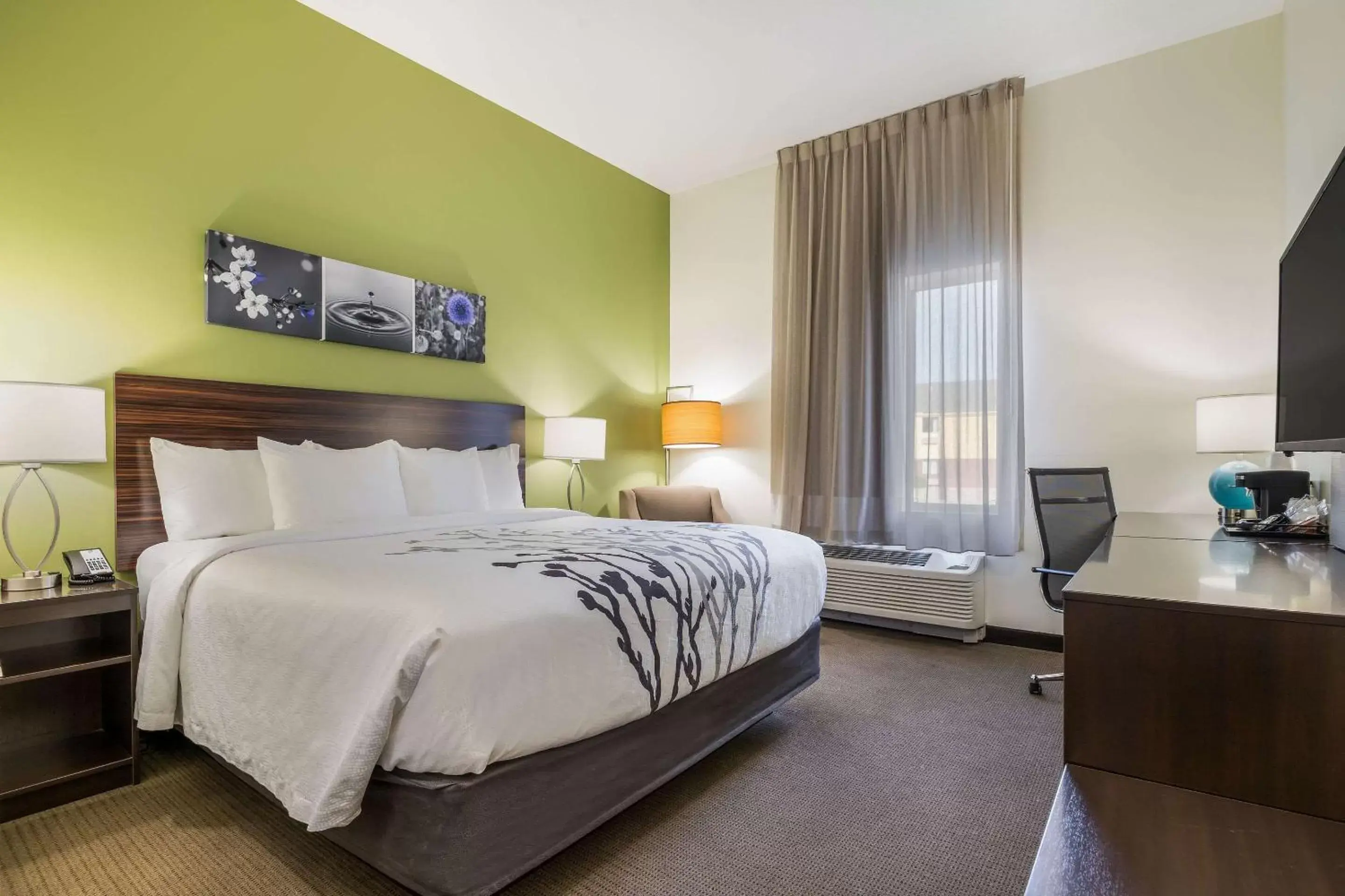 Photo of the whole room, Bed in Sleep Inn & Suites Park City-Wichita North