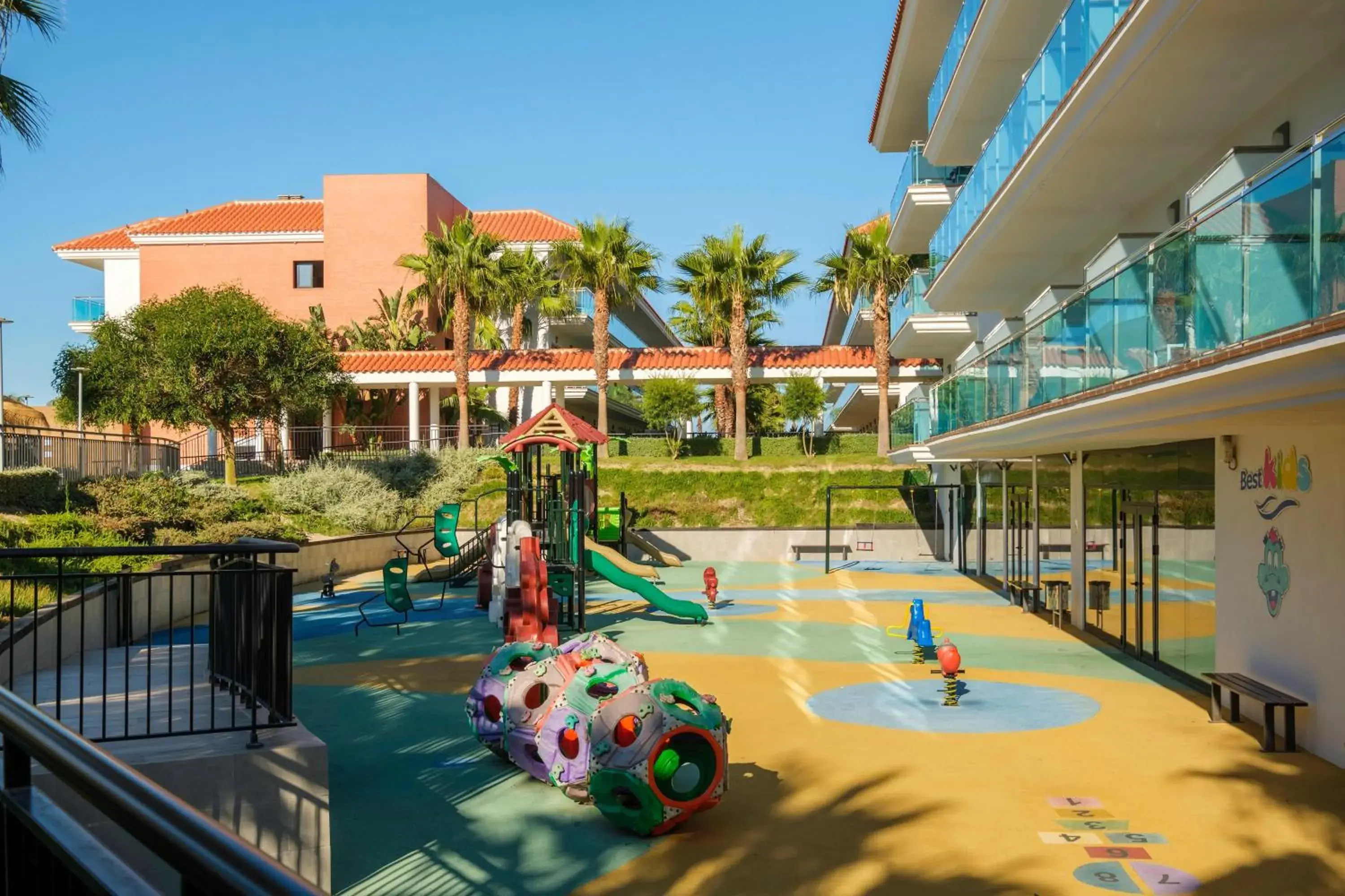 children in Hotel Best Costa Ballena