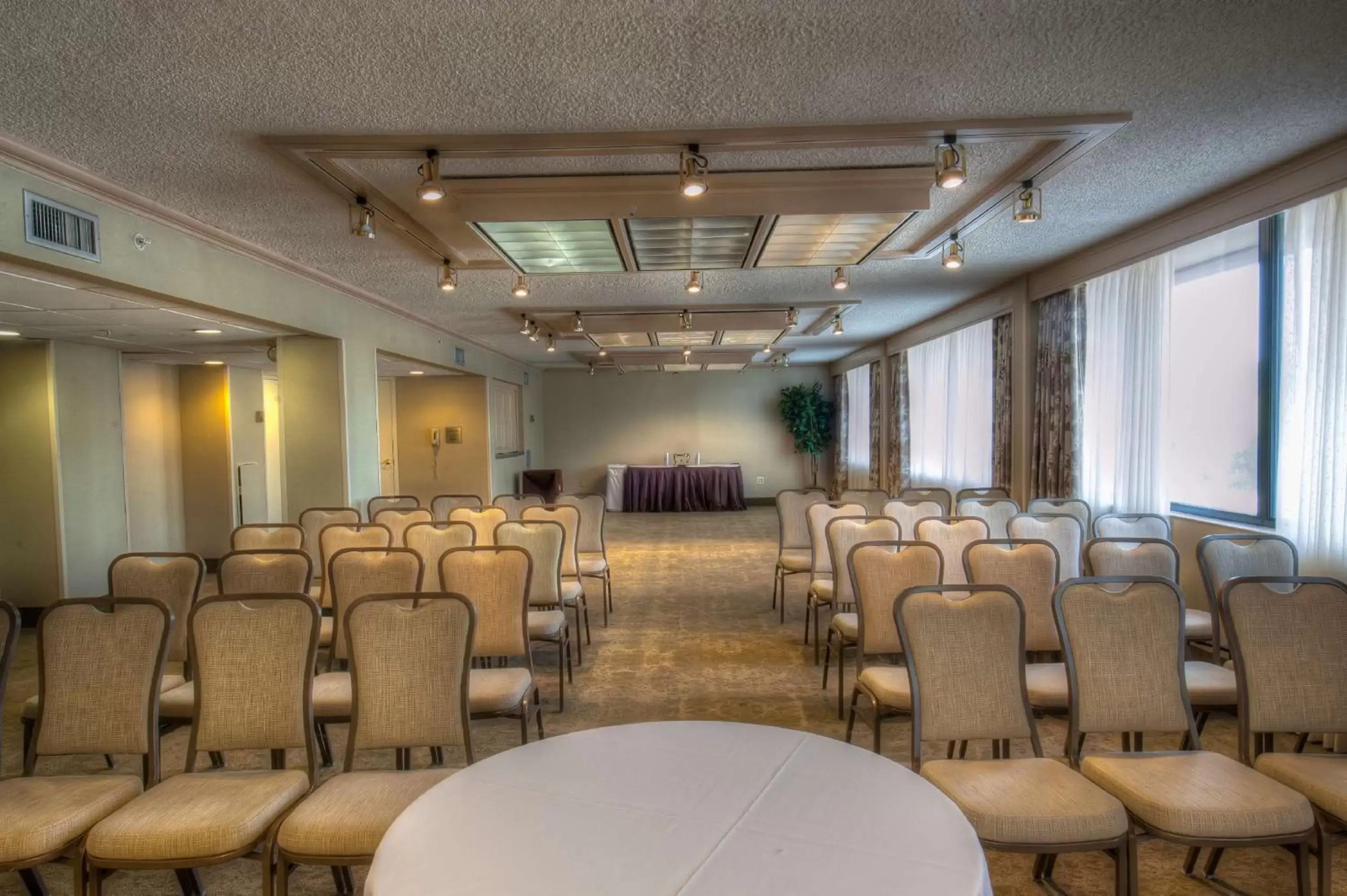 Meeting/conference room in DoubleTree By Hilton Baltimore North Pikesville