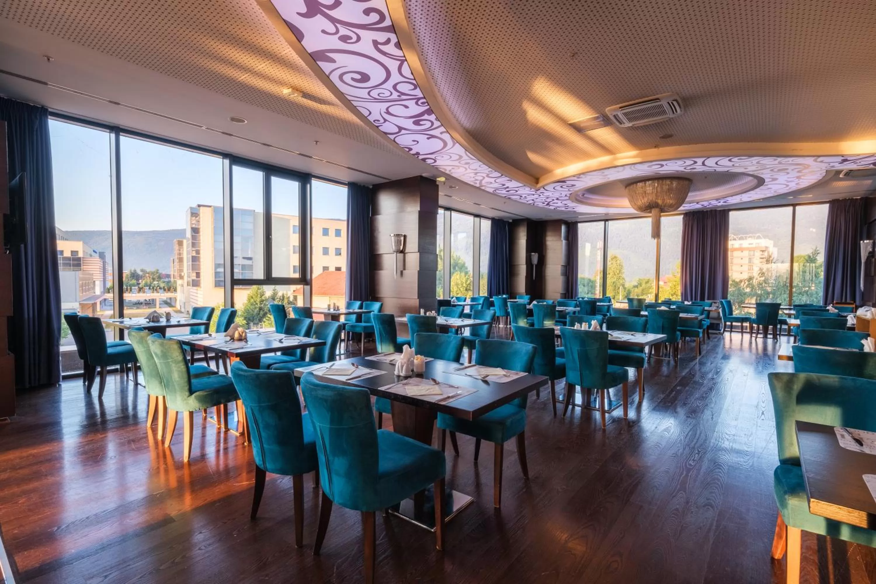 Restaurant/places to eat in Malak Regency Hotel