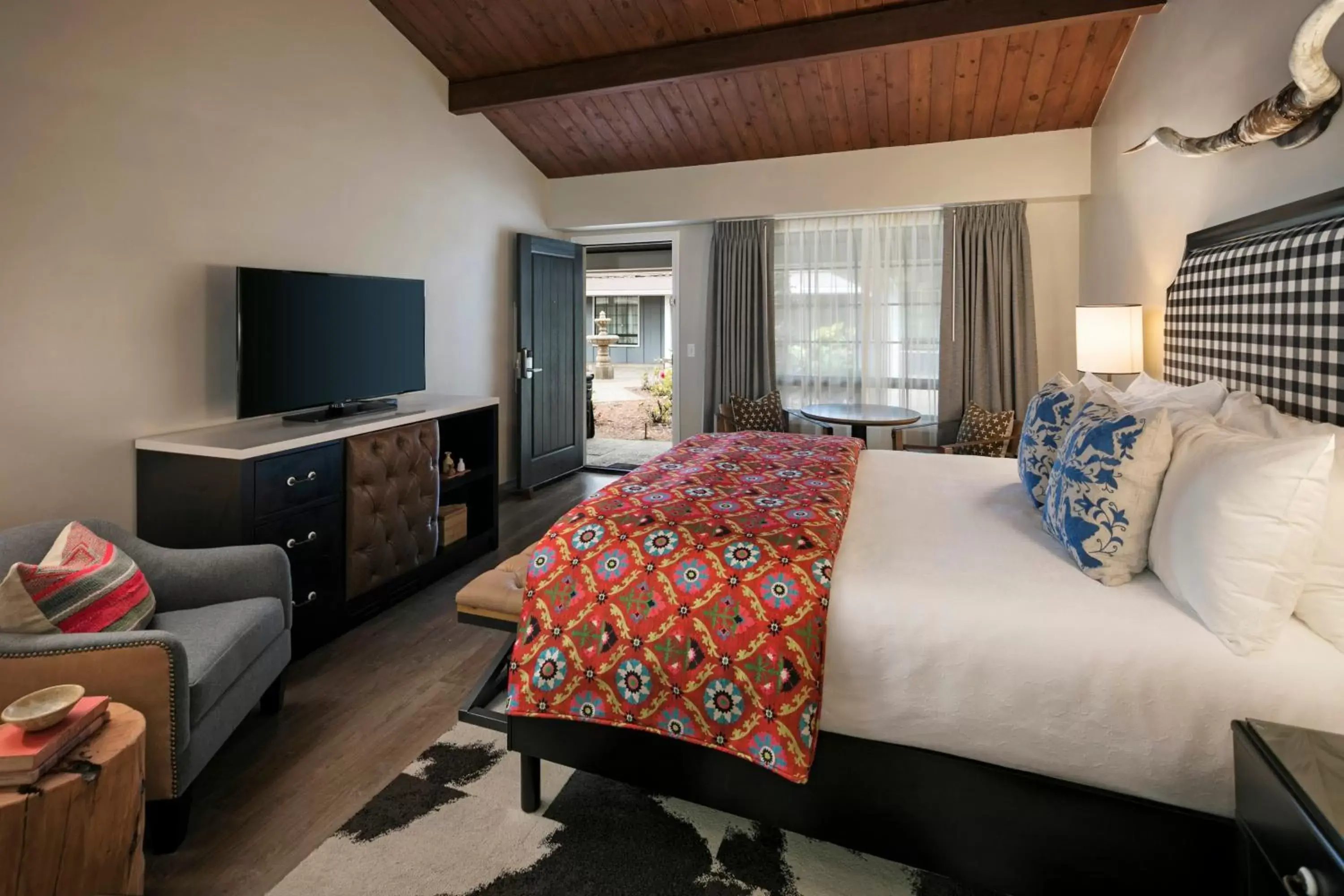 Photo of the whole room, Bed in Oceanpoint Ranch Photo of the whole room, Bed in Oceanpoint Ranch