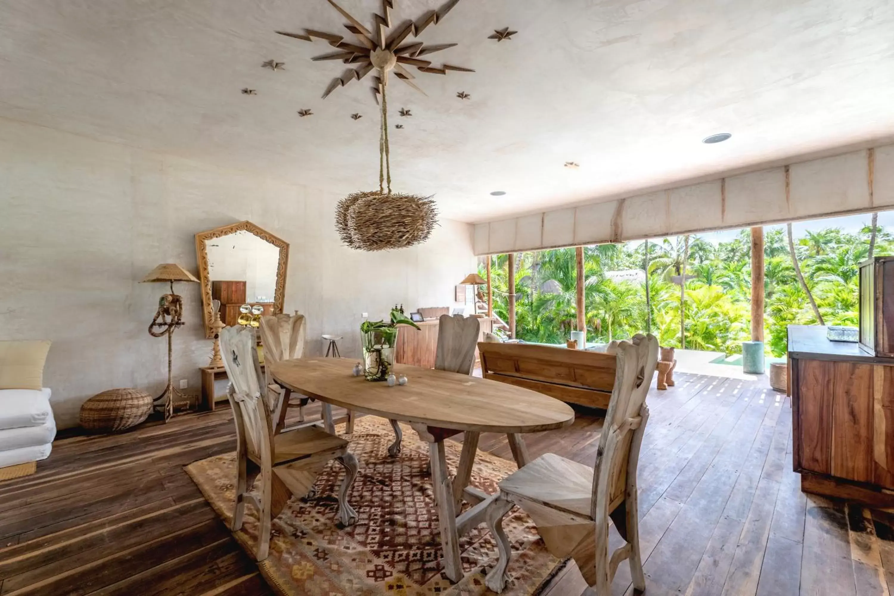 Living room, Dining Area in La Valise Tulum