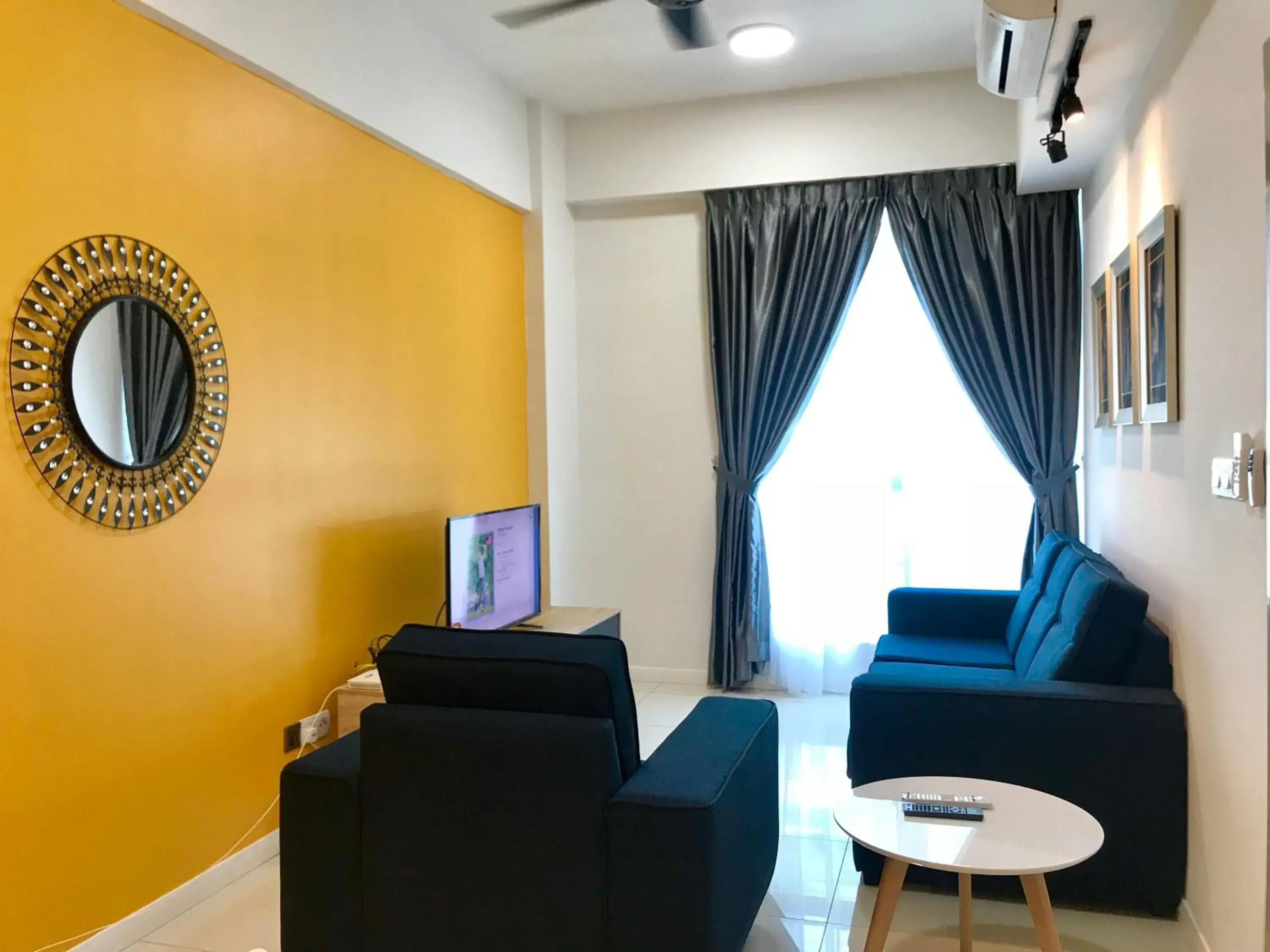 TV and multimedia, Seating Area in Sunset Seaview Vacation Condos @ Infinity Avenue