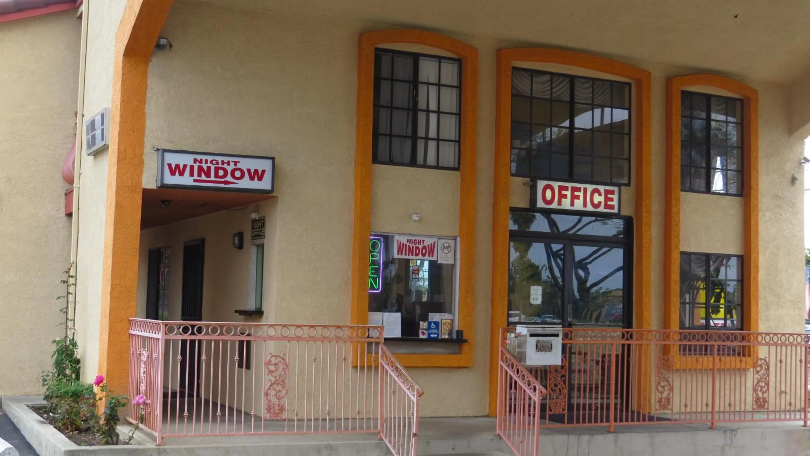 Property building in Best Inn