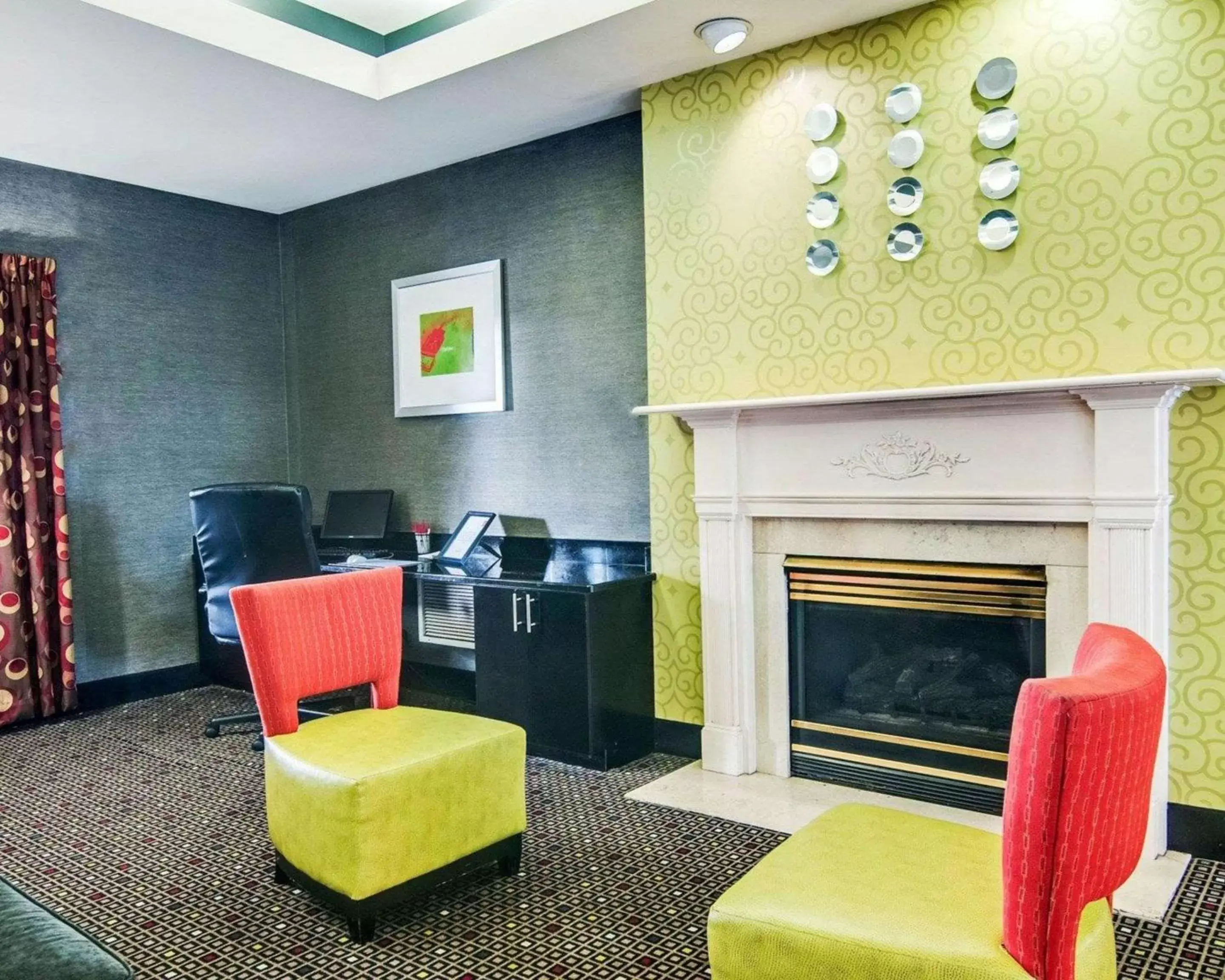 Lobby or reception, Seating Area in Comfort Suites Inn at Ridgewood Farm