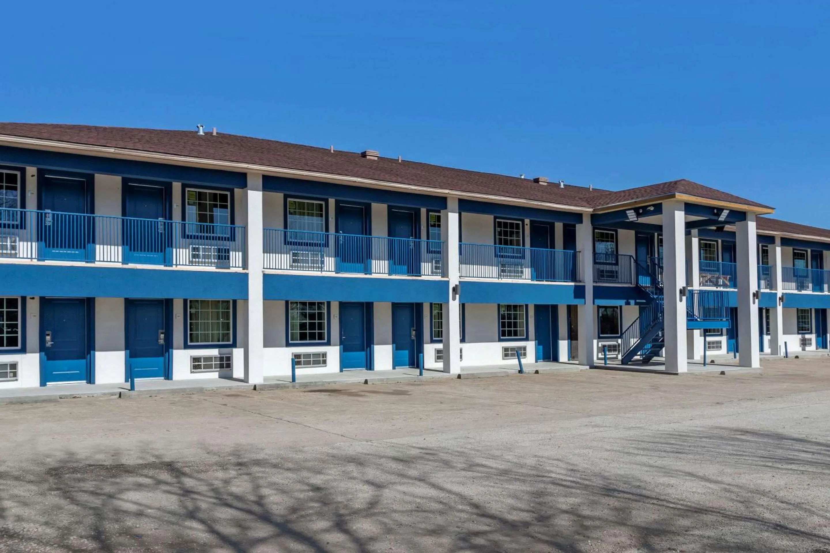 Property building in Rodeway Inn