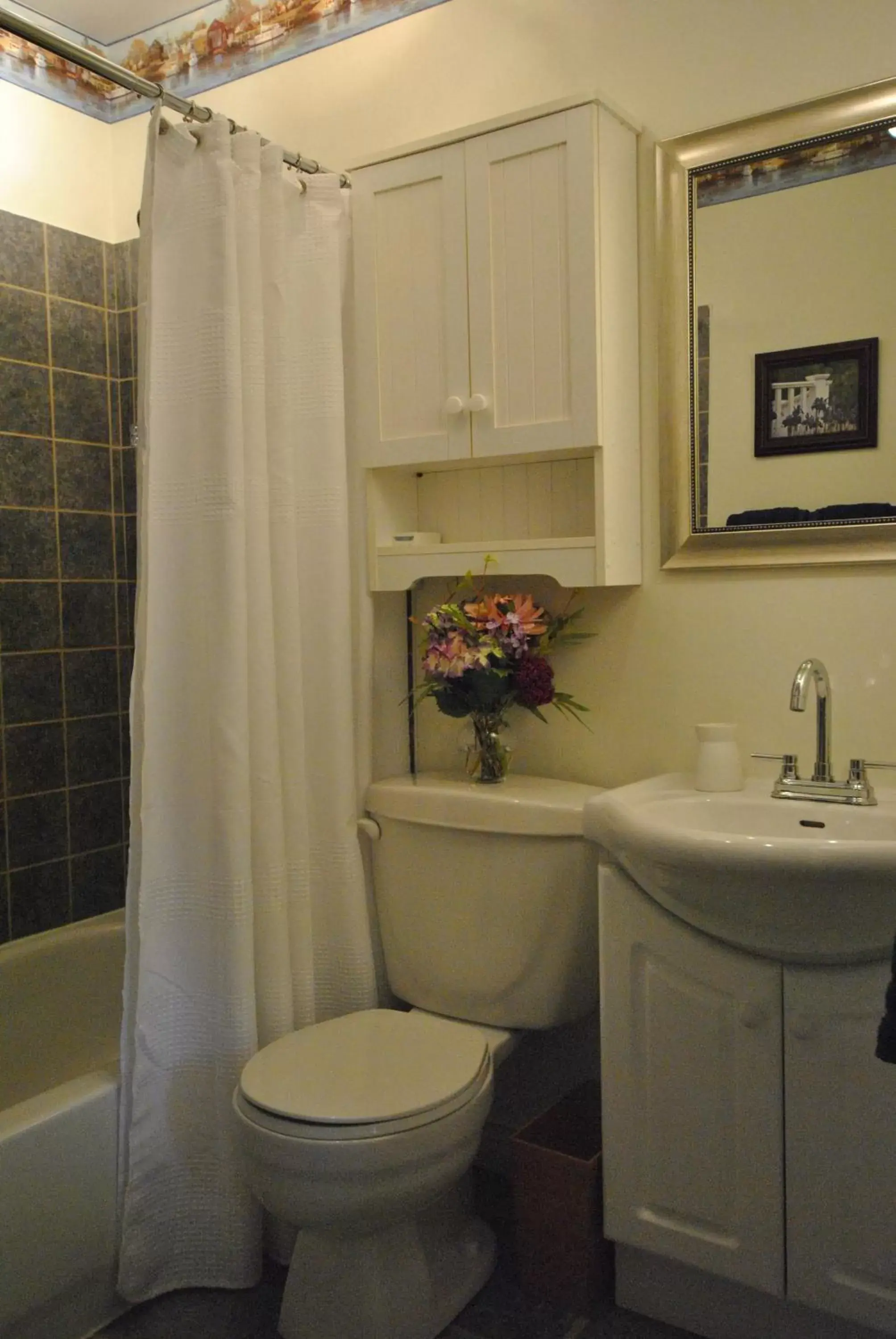 Bathroom in Dominion Hill Country Inn